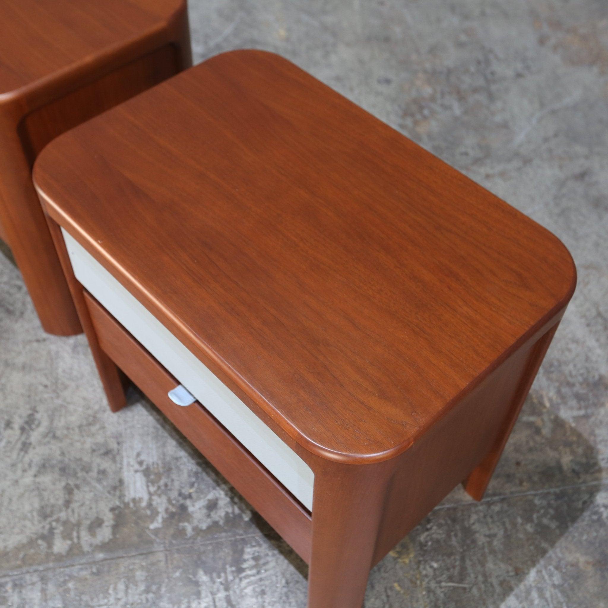 Bedside Table by Giorgetti For Sale 1