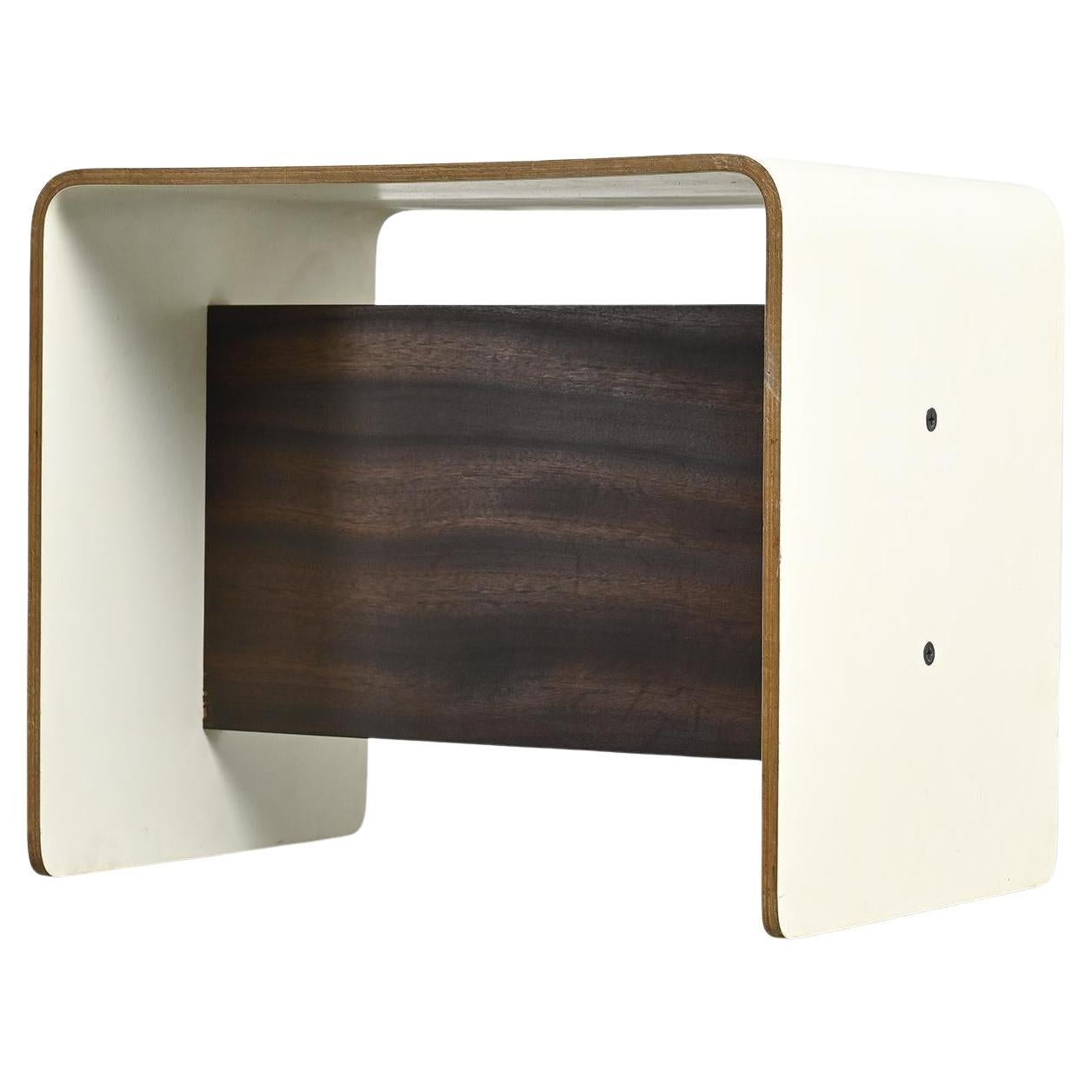 Table de chevet par Pierre Guariche, circa 1968 en vente