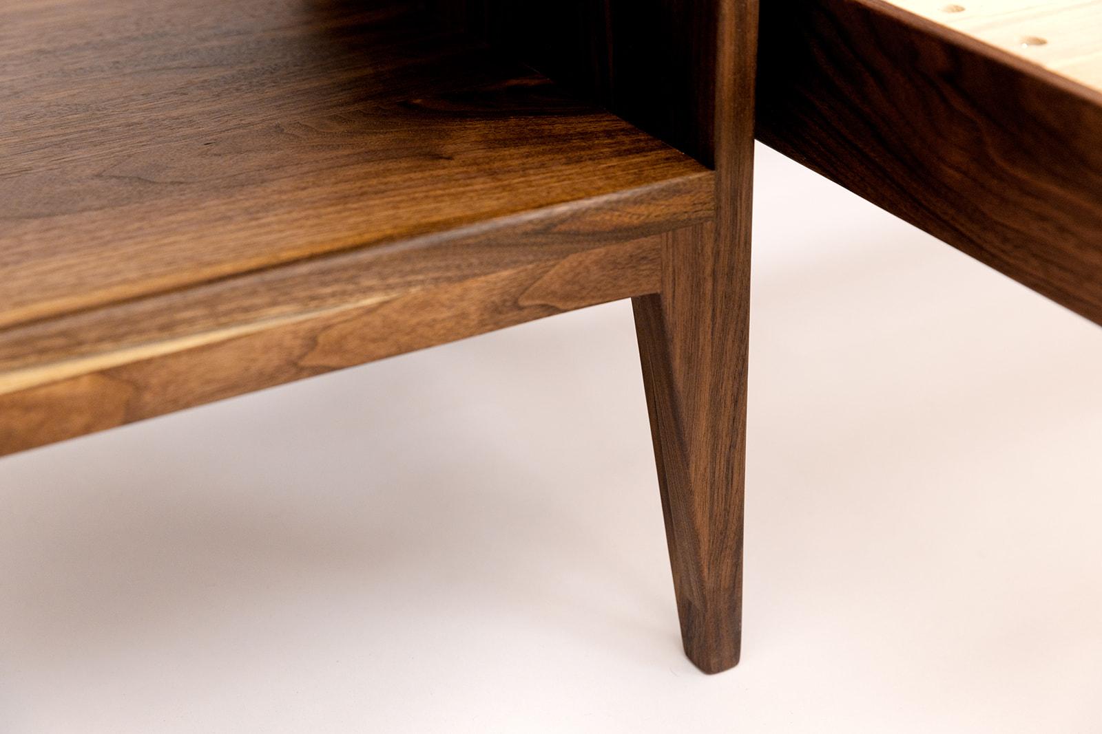 Table de chevet en vente 2