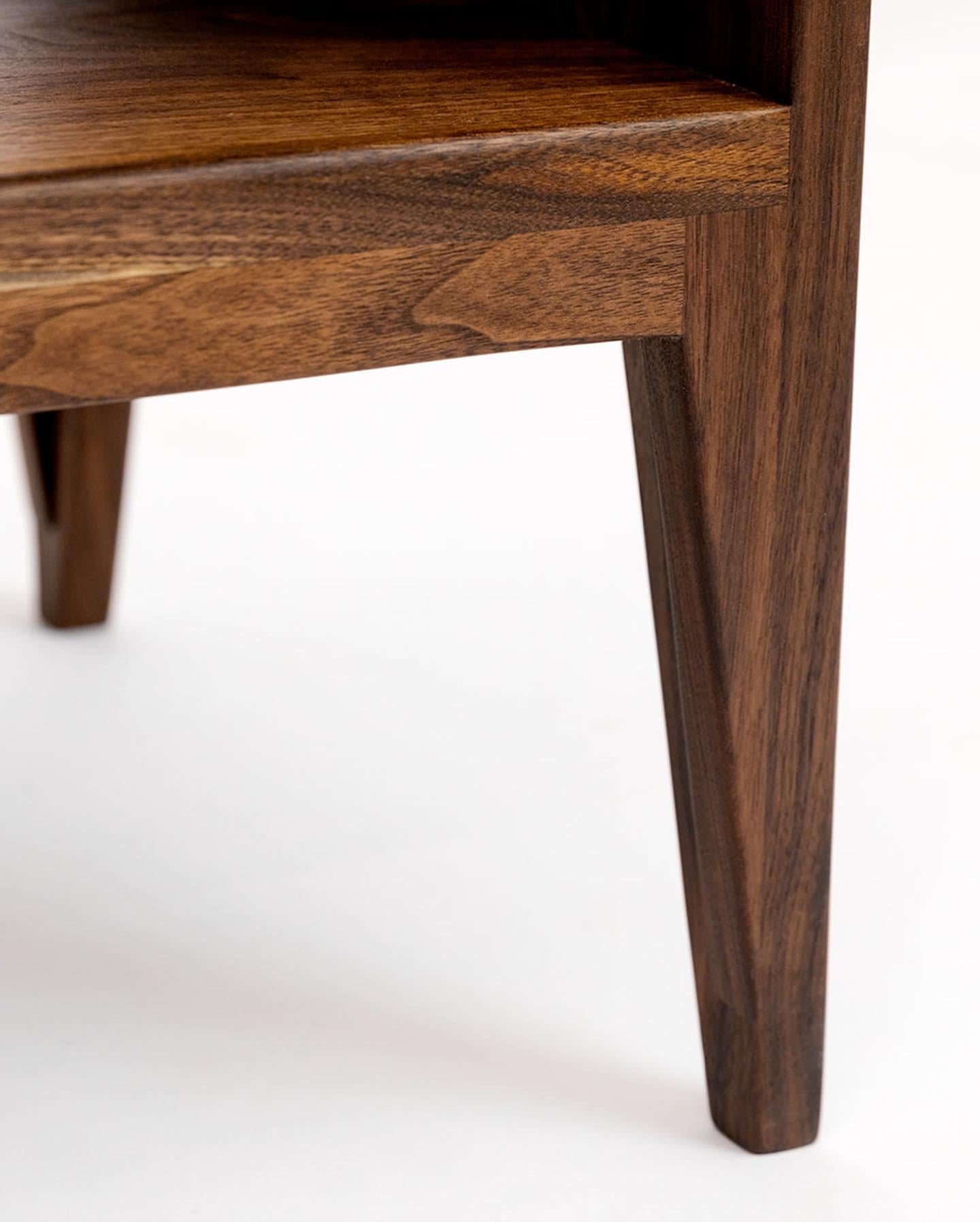 Table de chevet en vente 3