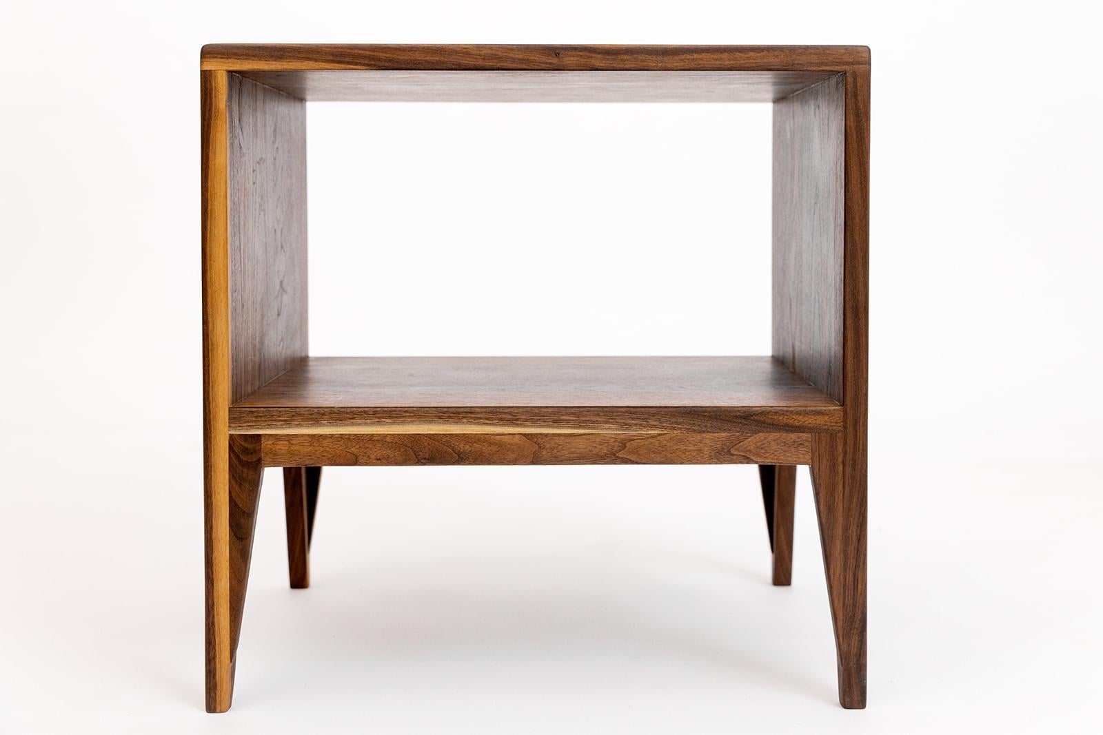 Table de chevet en vente 1
