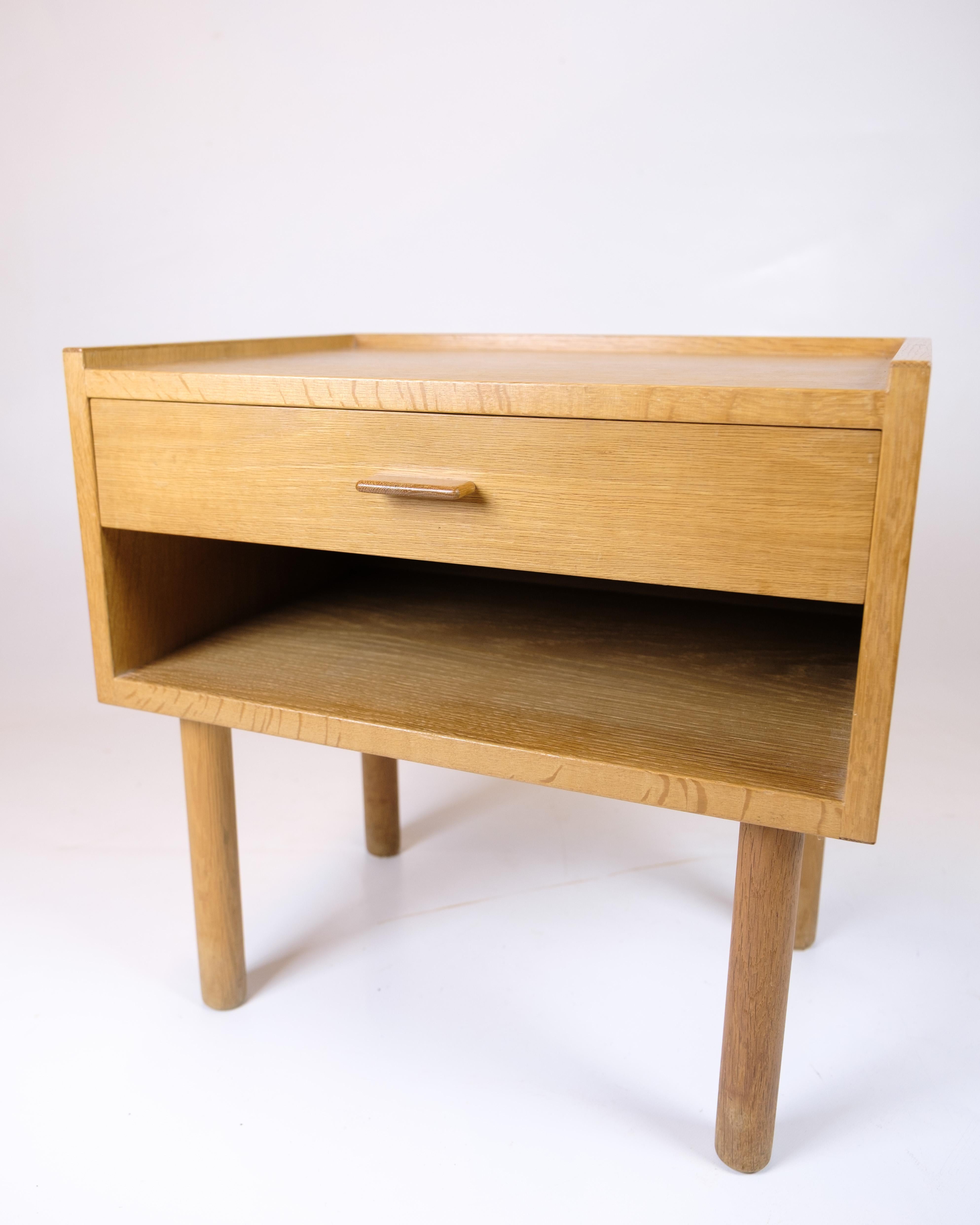 Bedside Table In Oak By Hans J. Wegner For Ry Møbelfabrik From 1960s For Sale 1