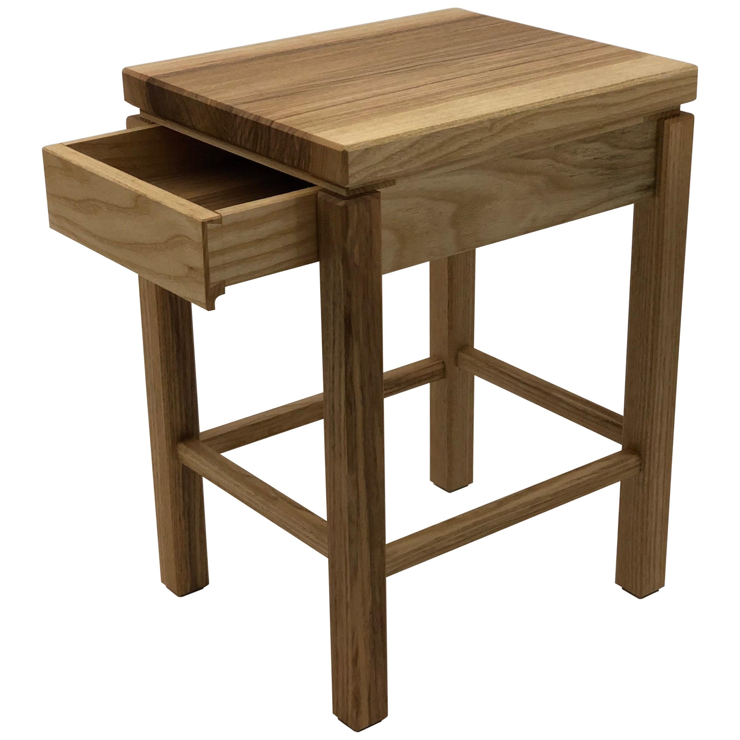 Table de chevet en frêne blanc avec finition à l'huile en vente