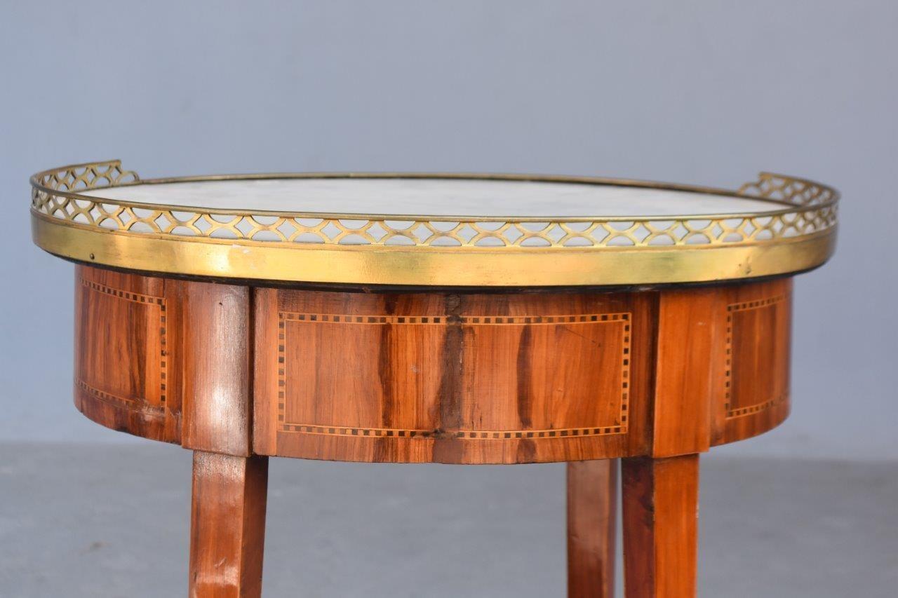 XVIIIe siècle et antérieur Table de chevet d'époque Louis XVI estampillée JB Vassous en vente