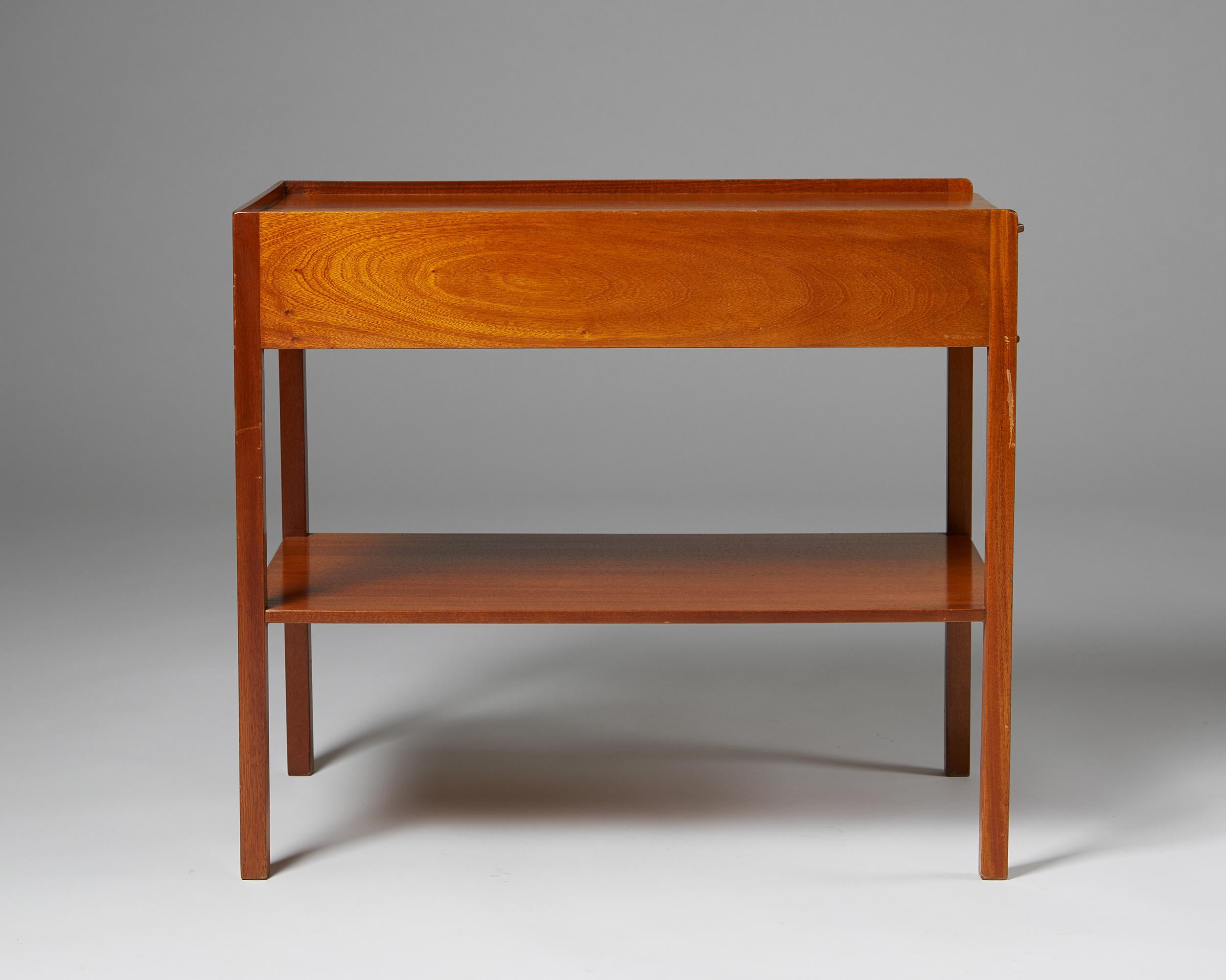 Bedside Table Model ‘914’ Designed by Josef Frank for Svenskt Tenn, Sweden In Good Condition For Sale In Stockholm, SE