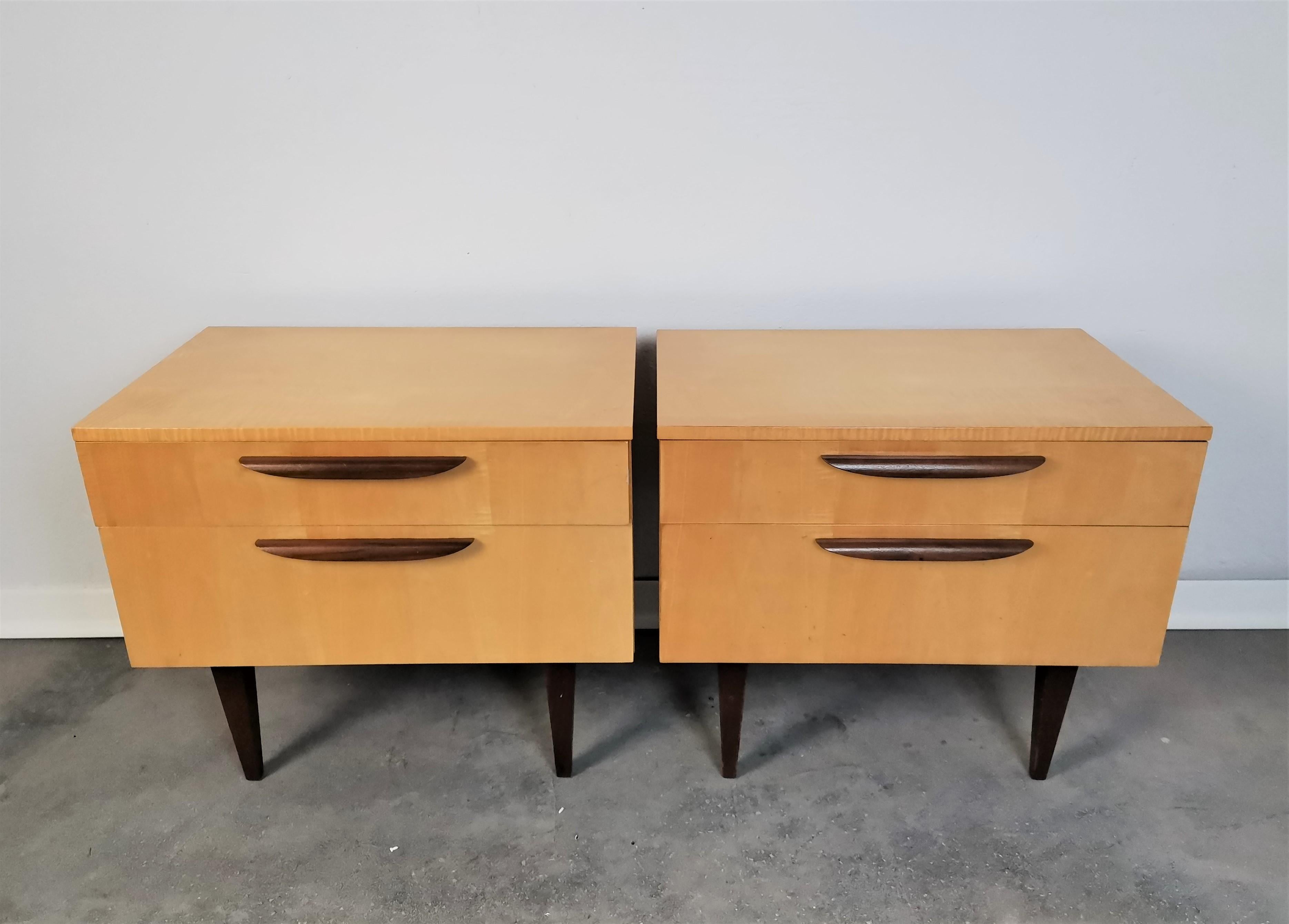 Pair of nightstands/bedside tables.
Production: Meblo, Slovenia/Yugoslavia.
Period: 1970s.
Materials: wood, plywood, furnished.
Condition: very good original vintage condition.
Style: mid-century, classic italian.