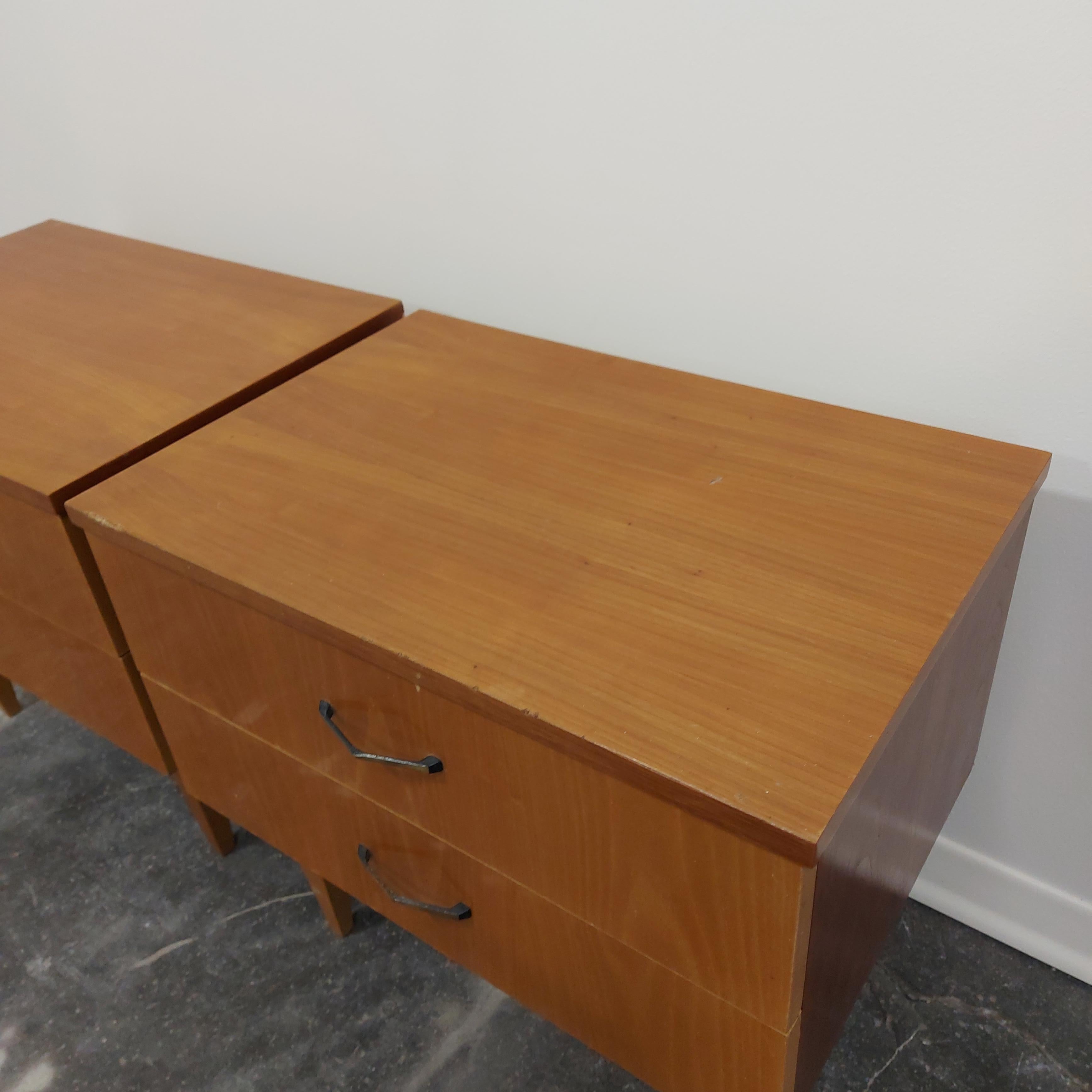 Table de chevet / table de nuit, 1970 - paire en vente 1