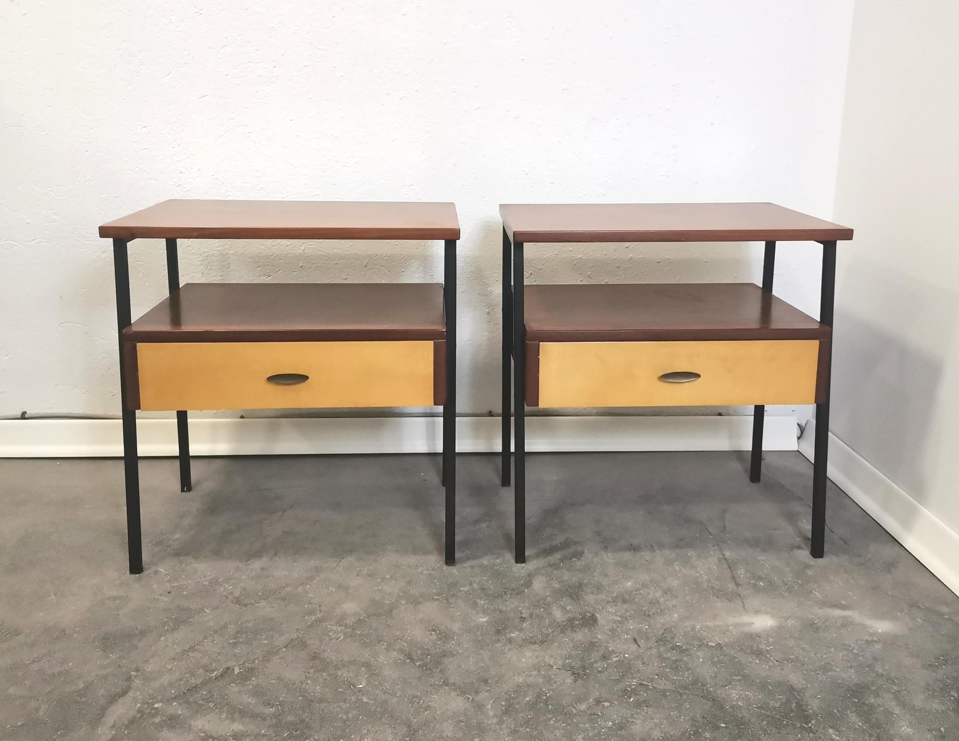 Mid-Century Modern Bedside table/Nightstand, pair 1970s For Sale