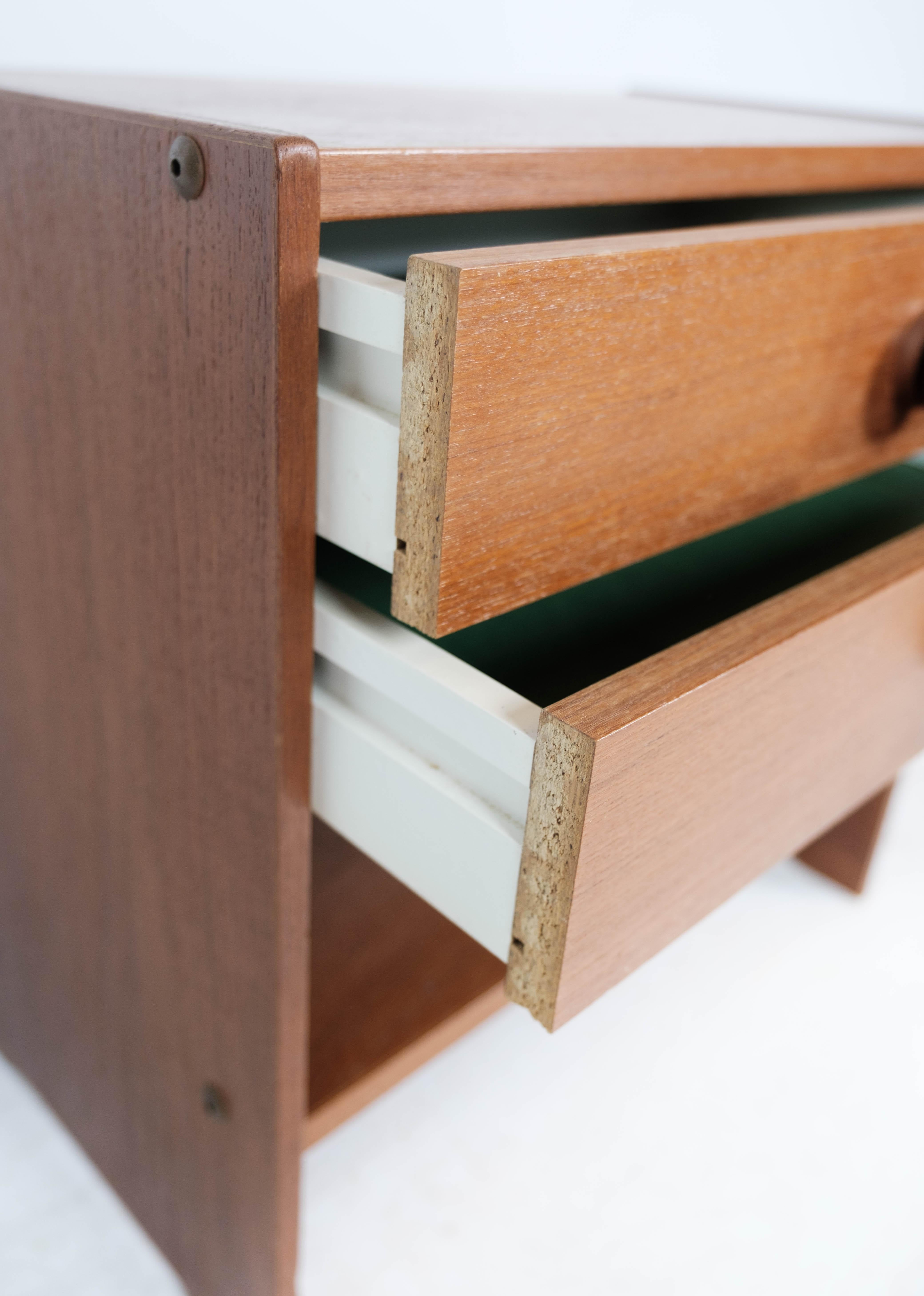 Bedside Table with Drawers in Teak of Danish Design by Pbj Furniture In Good Condition For Sale In Lejre, DK