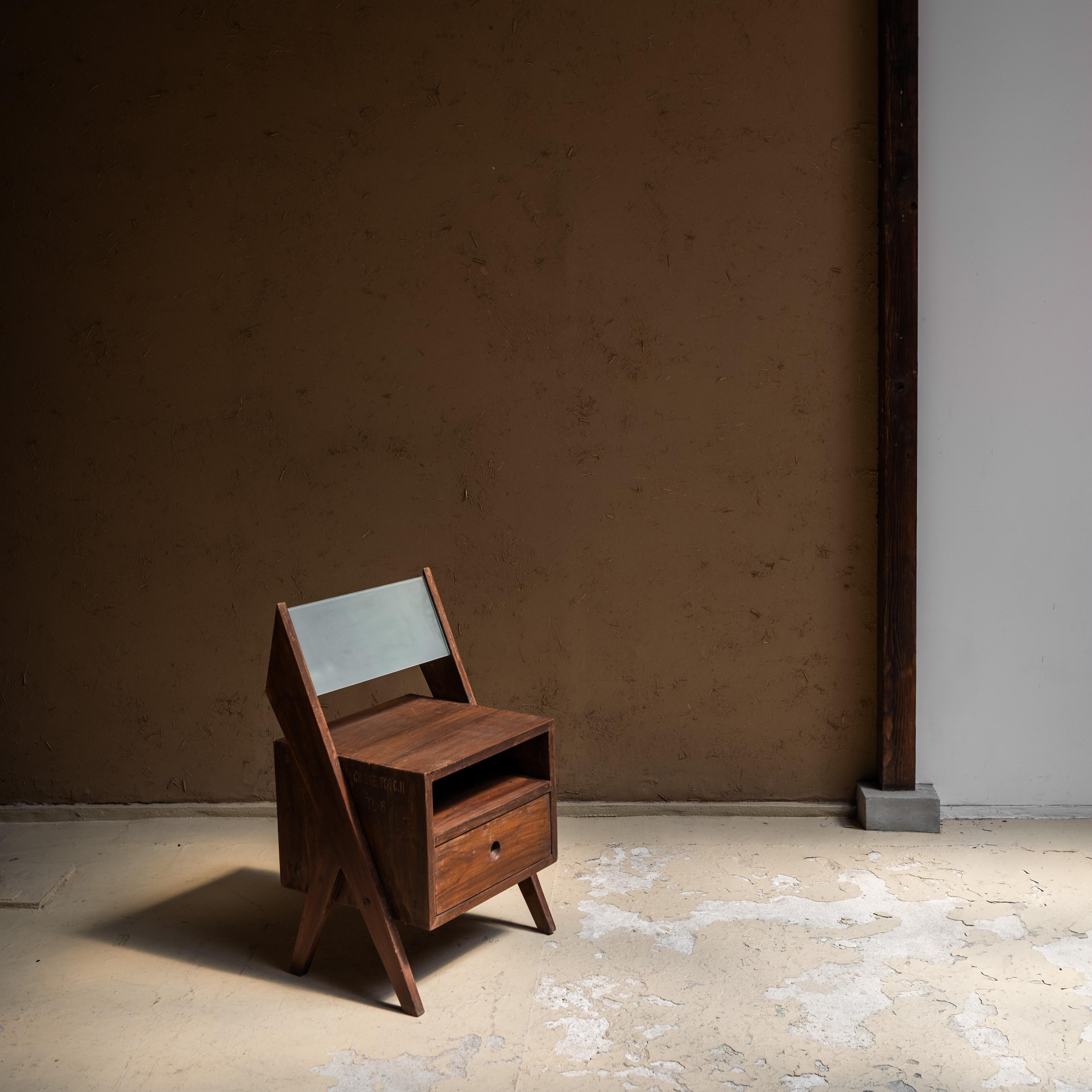 Bedside Table with Lamp by Pierre Jeanneret, Chandigarh In Good Condition For Sale In Tokyo, Tokyo