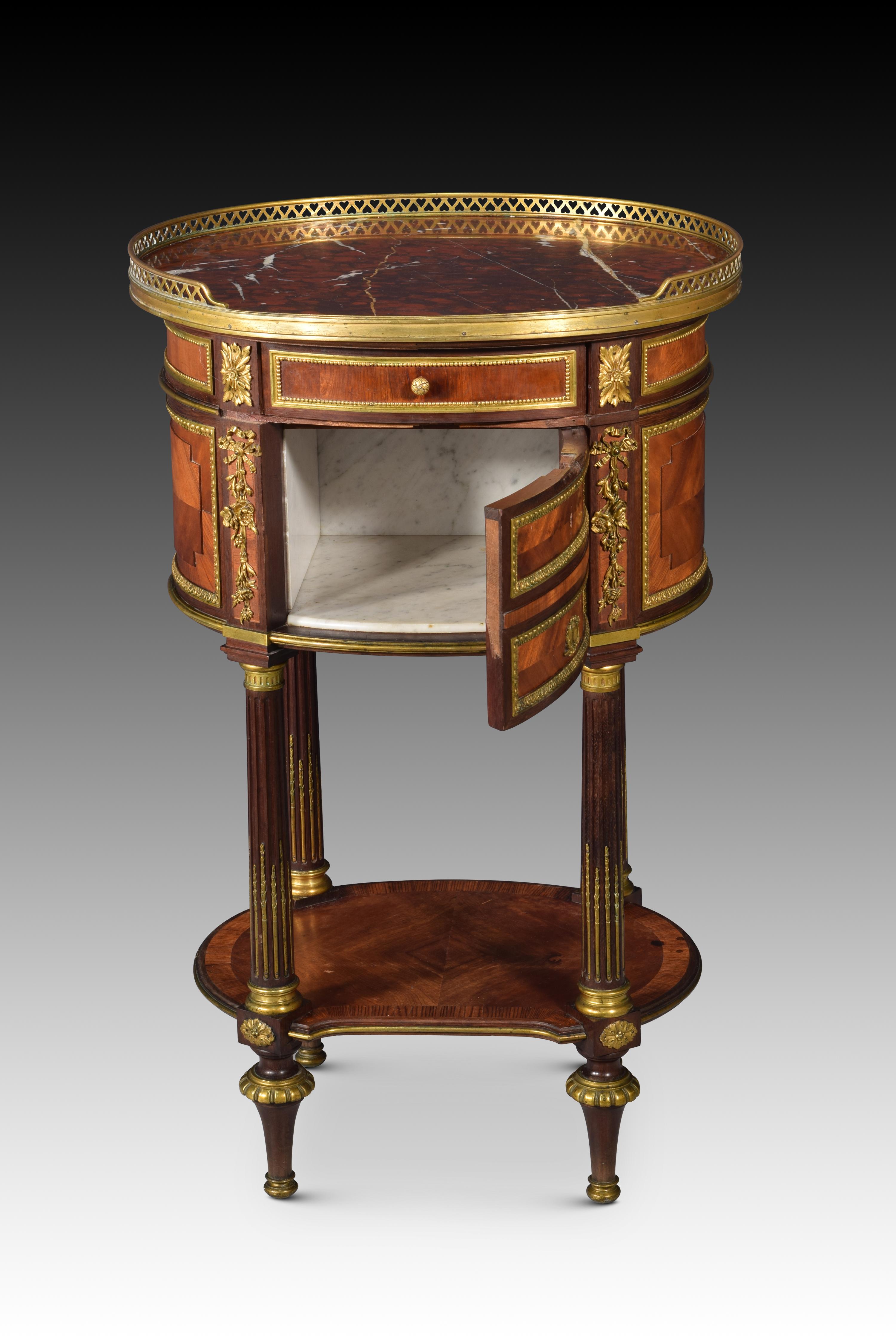 Bedside table. Woods, bronze, marble. QUIGNON FILS. Paris, France, 19th c. In Fair Condition For Sale In Madrid, ES