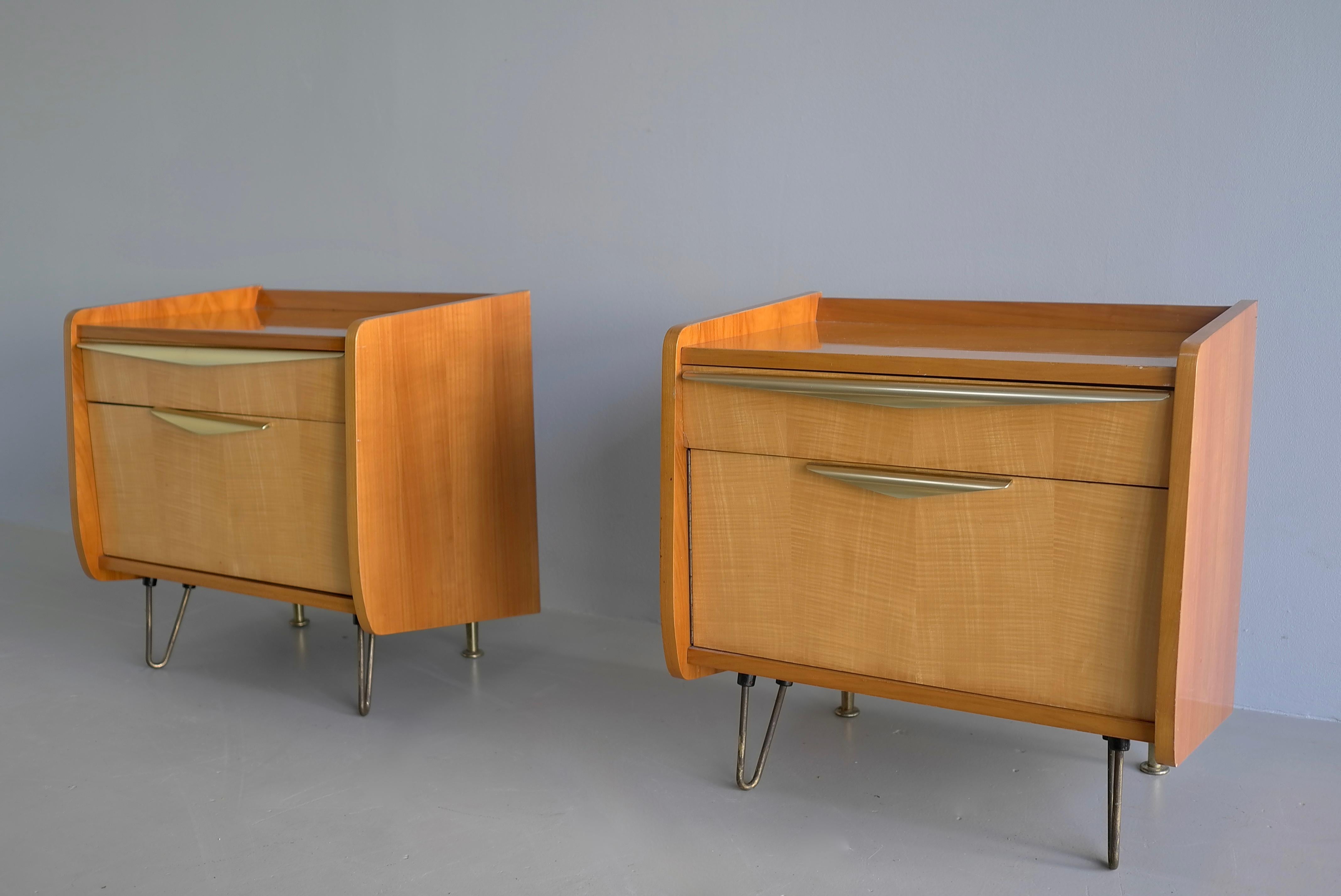 Nachttische Schrankbeistelltische im Stil von Gio Ponti, Italien 1950er Jahre im Angebot 5