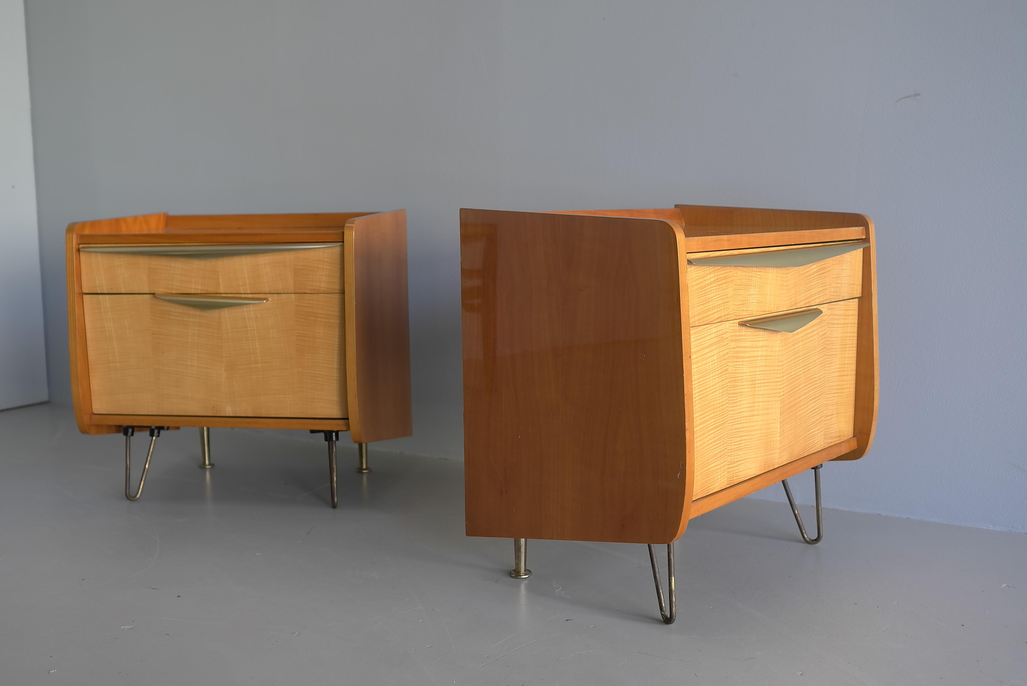 Nachttische Schrankbeistelltische im Stil von Gio Ponti, Italien 1950er Jahre im Angebot 2