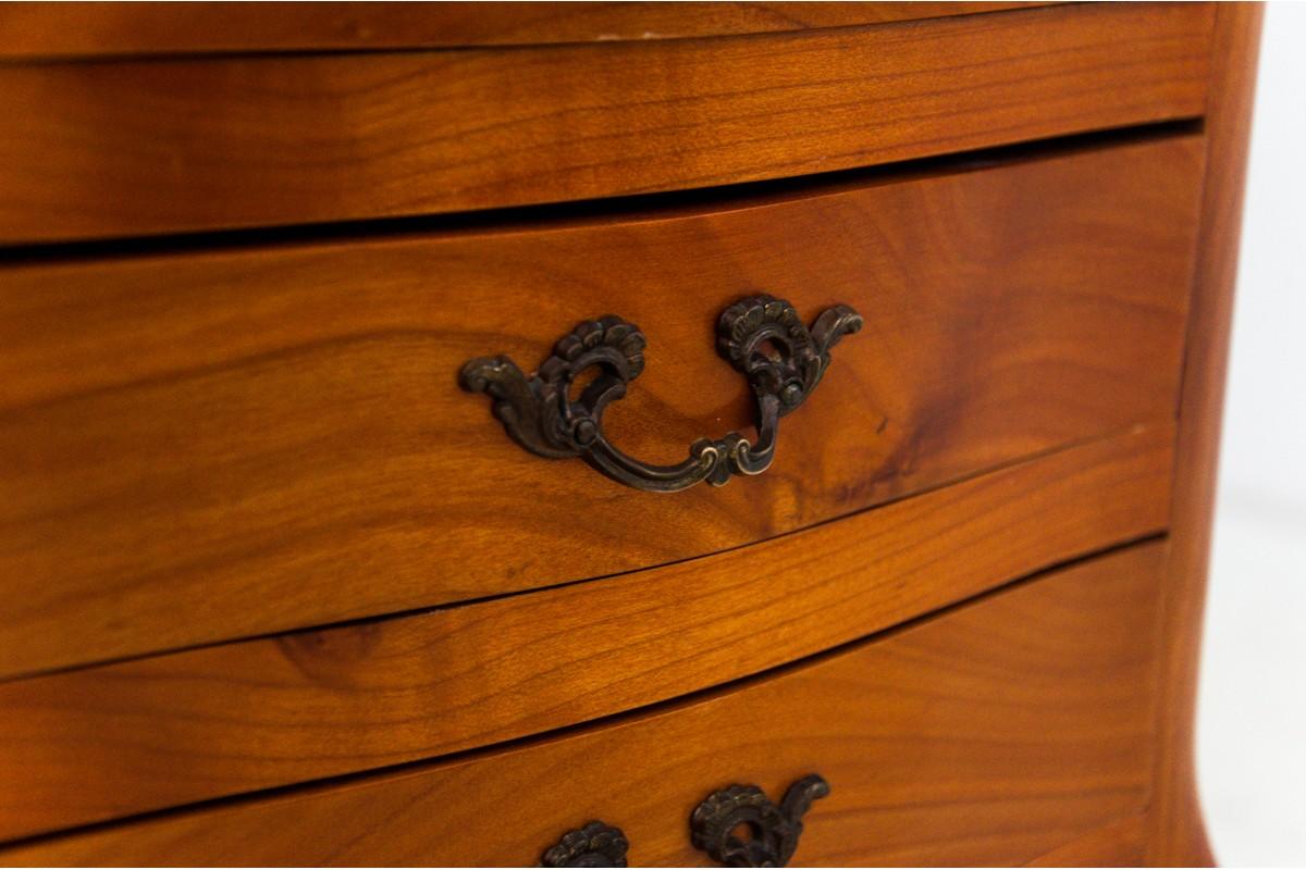 Bedside tables, France, walnut, mid. XX century.

Very good condition.

Walnut wood

dimensions: height: 70 cm, width: 37 cm, depth: 29 cm.