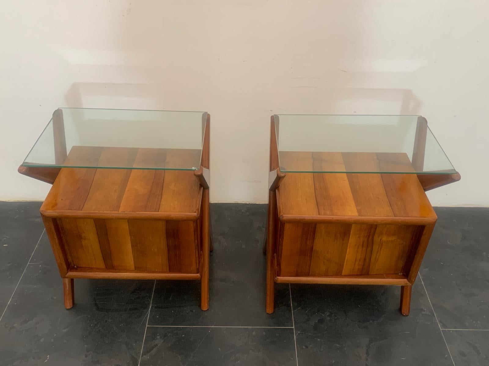 Mid-Century Modern Bedside Tables in Rosewood with Generous Glass Topб Set of 2 For Sale