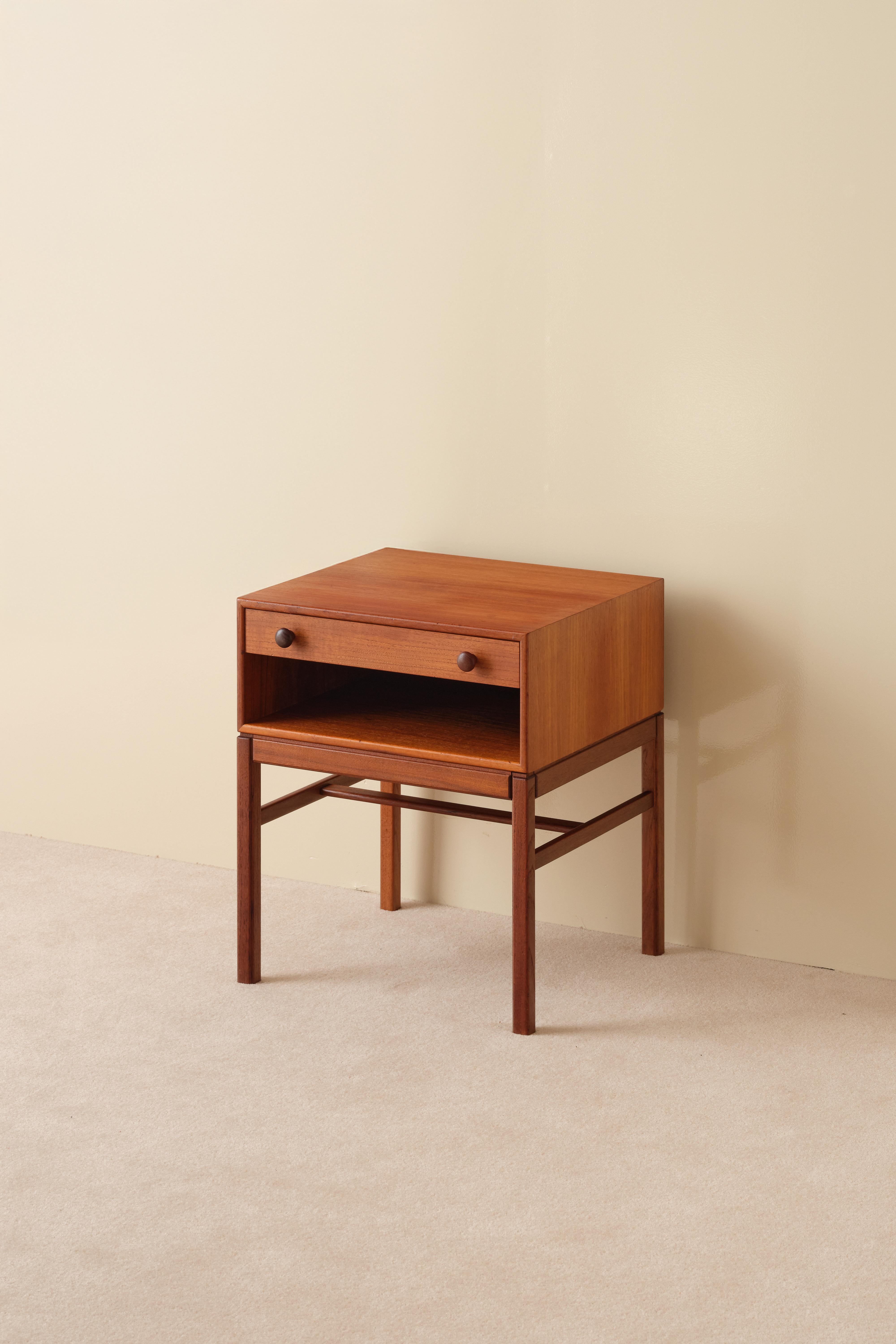 Suédois Tables de chevet Modèle 