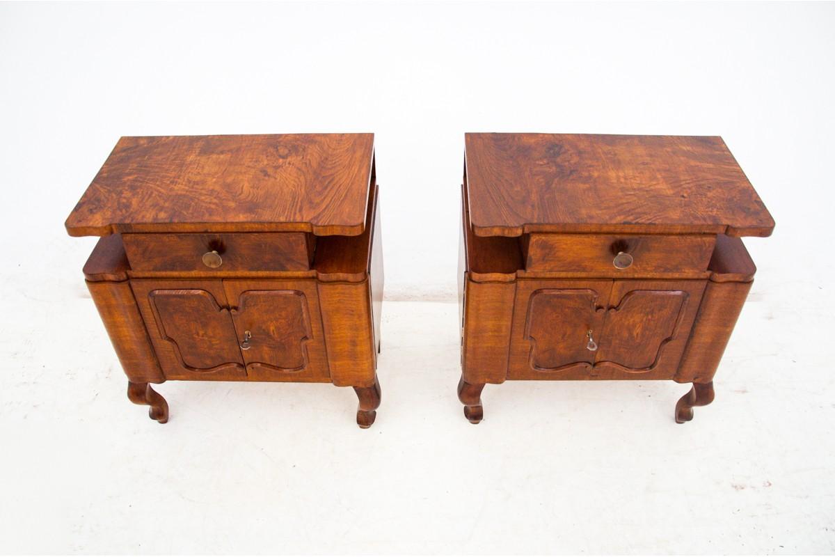 Bedside tables, Poland, 1930s

Very good condition, after professional renovation.

Wood: Walnut

dimensions: height 64 cm, width 59 cm, depth 36 cm.