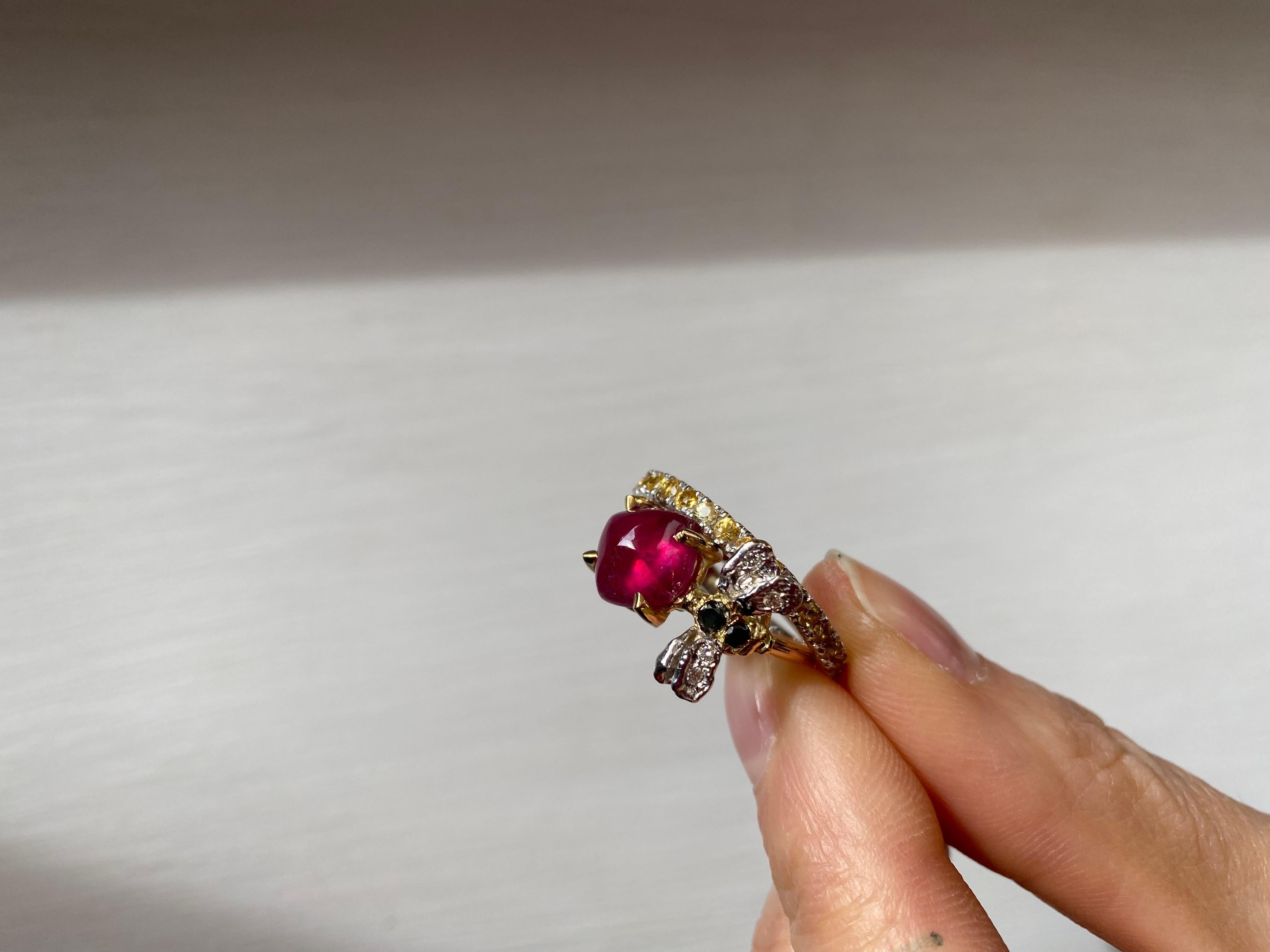 Bee 18 Karat Gold Yellow Sapphires Diamonds Rubelite Handcrafted Ring In New Condition For Sale In Rome, IT
