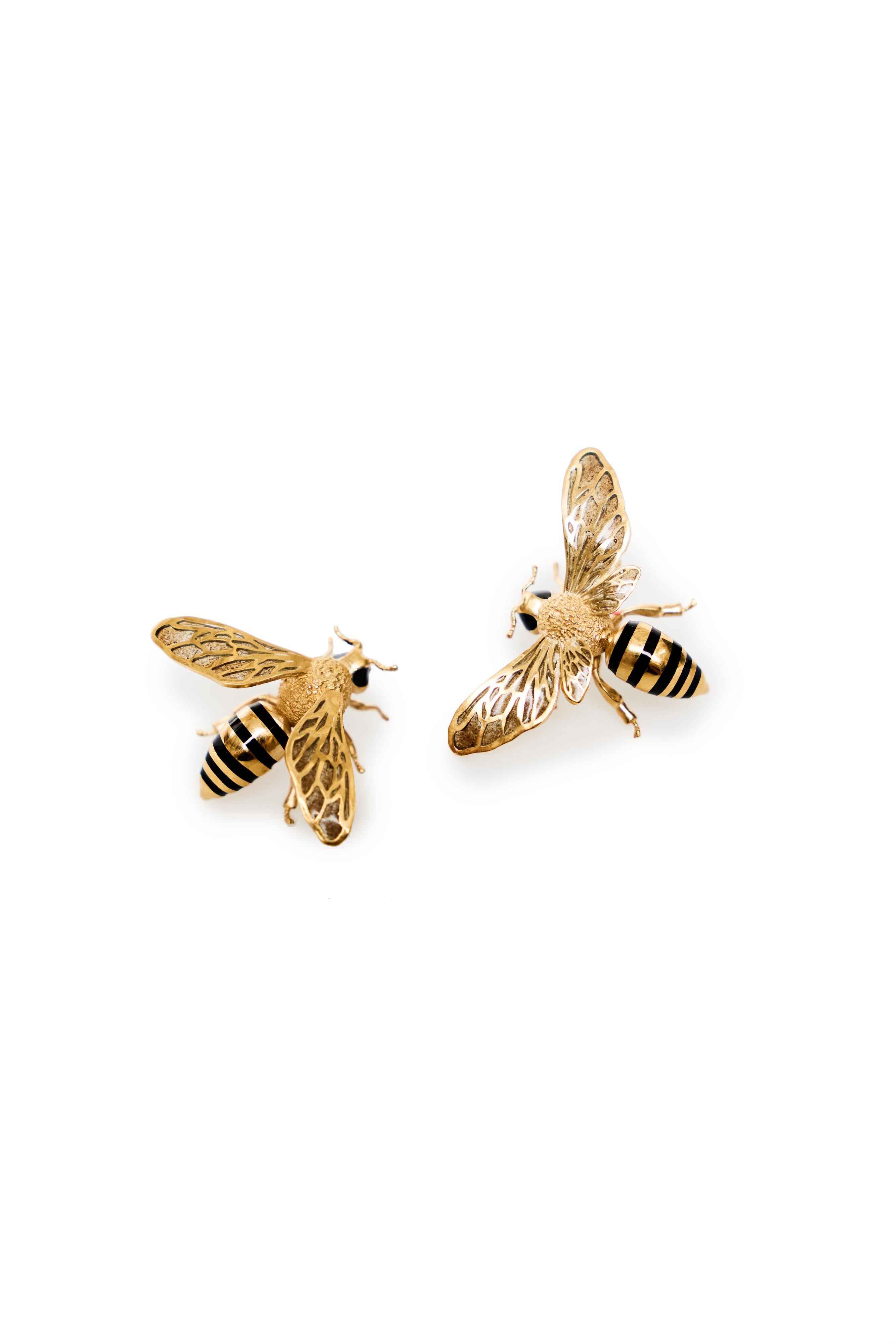 Broche Abeja de Plata de Ley, baño de Oro de 24K, con Esmeraldas y Plique-à-jour Art Decó en venta