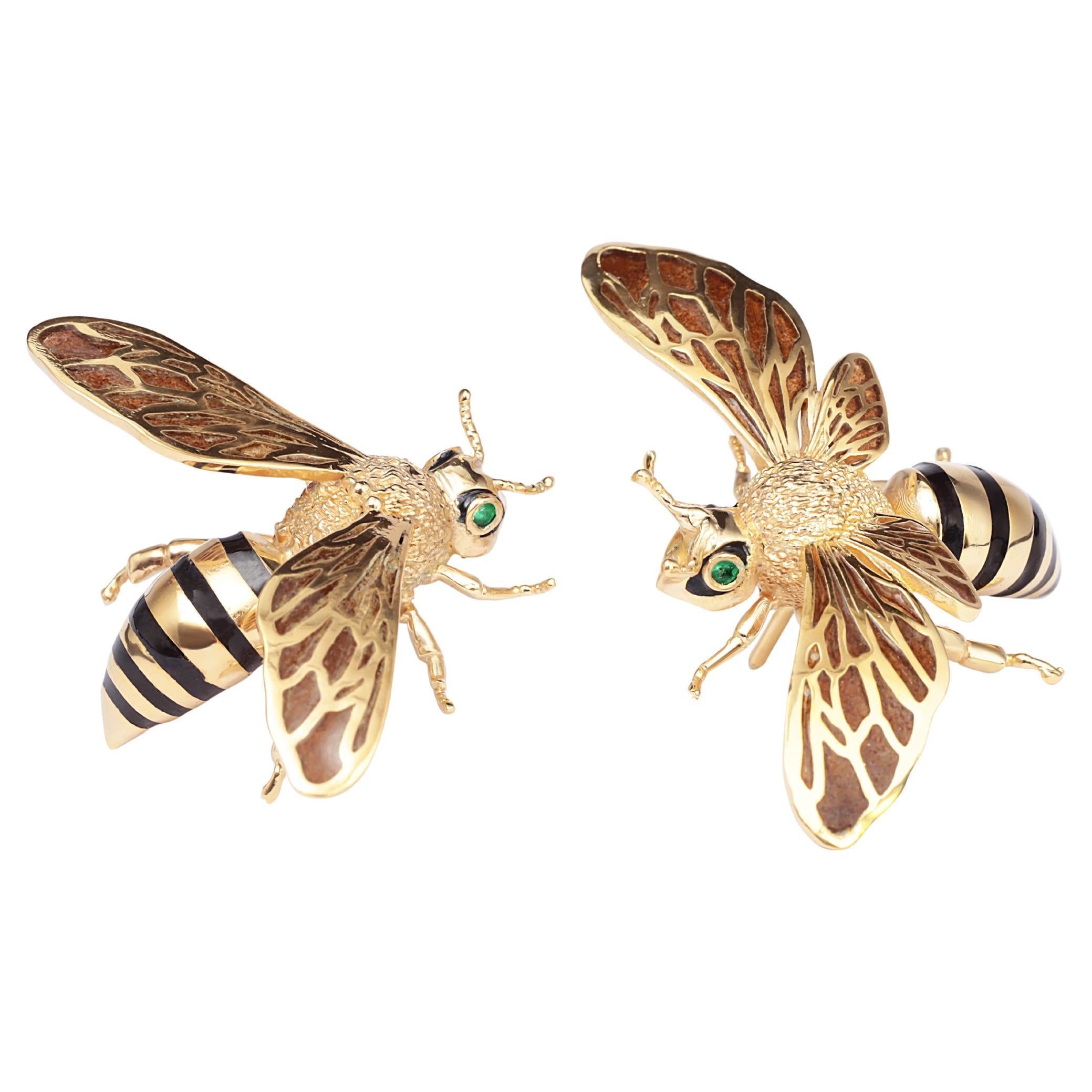 Broche Abeja de Plata de Ley, baño de Oro de 24K, con Esmeraldas y Plique-à-jour en venta