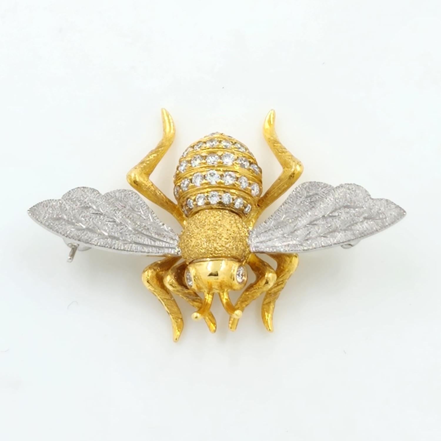 Bee Brooch Pin in 18 Karat Textured Gold and Diamond  In New Condition In Hong Kong, HK