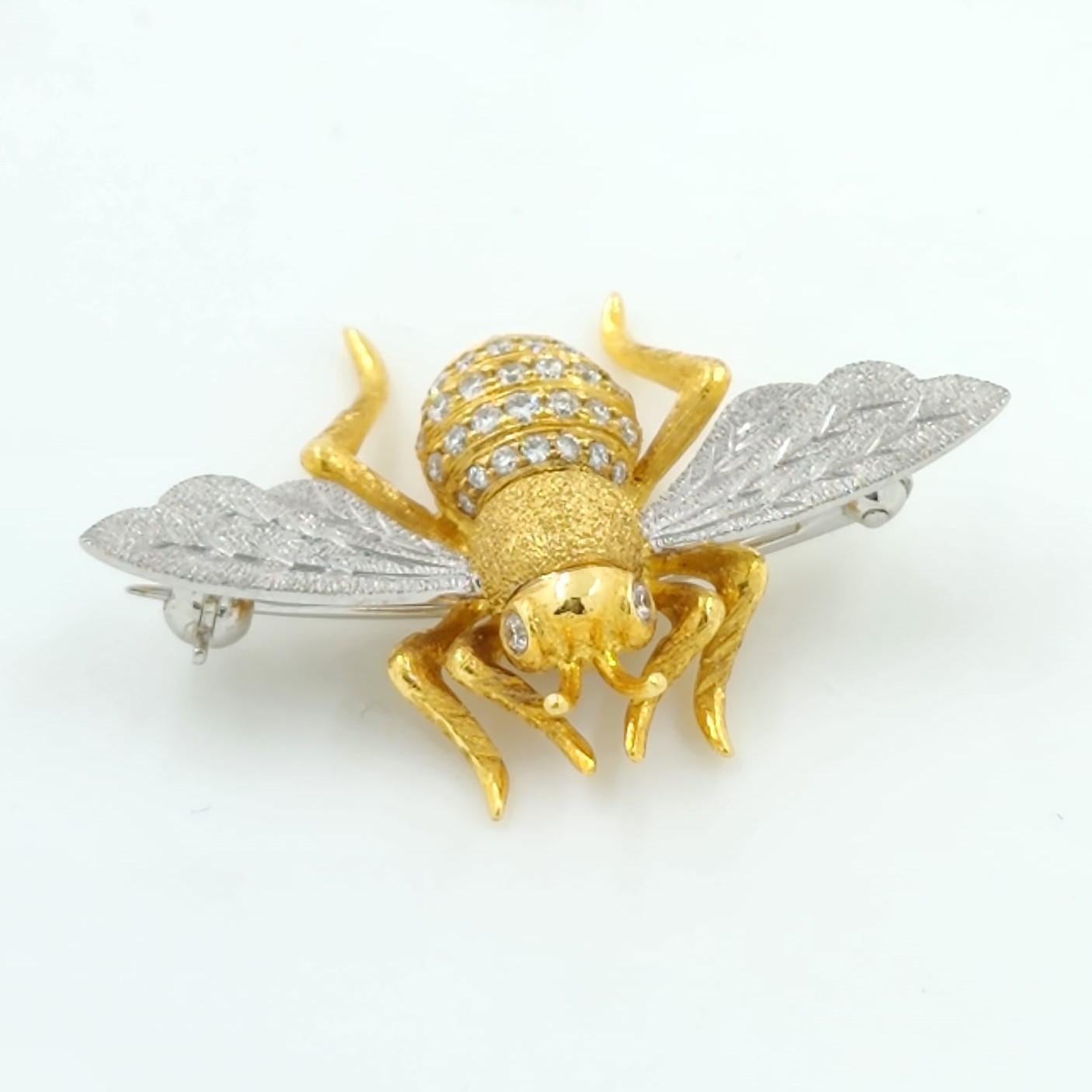 Bee Brooch Pin in 18 Karat Textured Gold and Diamond  1