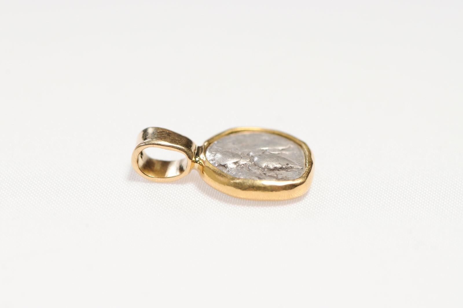 Bee Coin Pendant in 18K gold For Sale 3