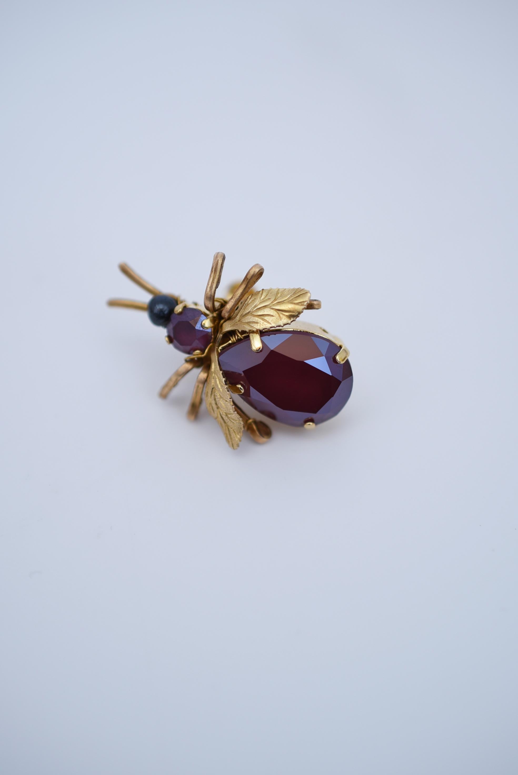 bee ear clip  / vintage jewelry , 1970's vintage parts For Sale 2