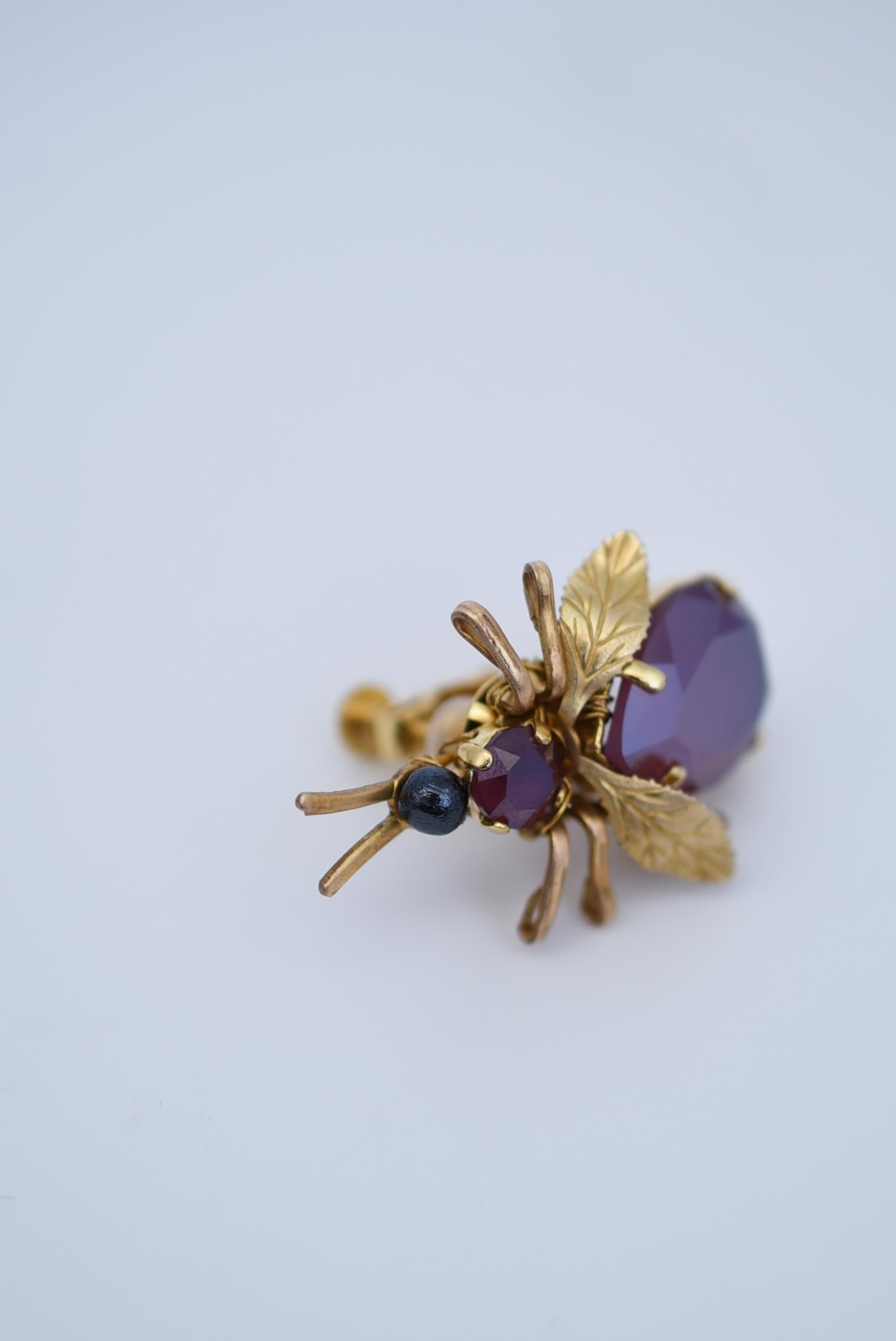bee ear clip  / vintage jewelry , 1970's vintage parts For Sale 3
