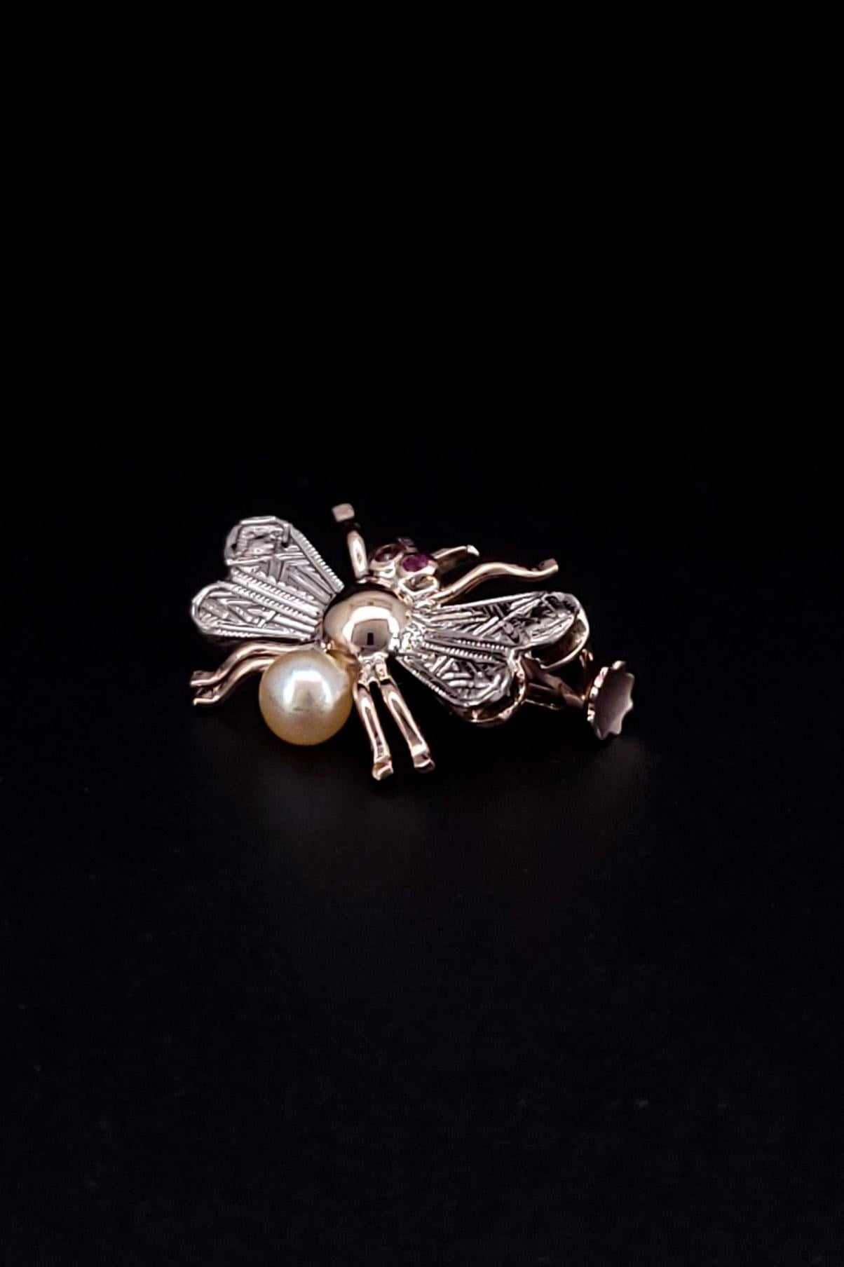 Round Cut Bee Insect 14k Gold Brooch with Ruby and Pearl For Sale