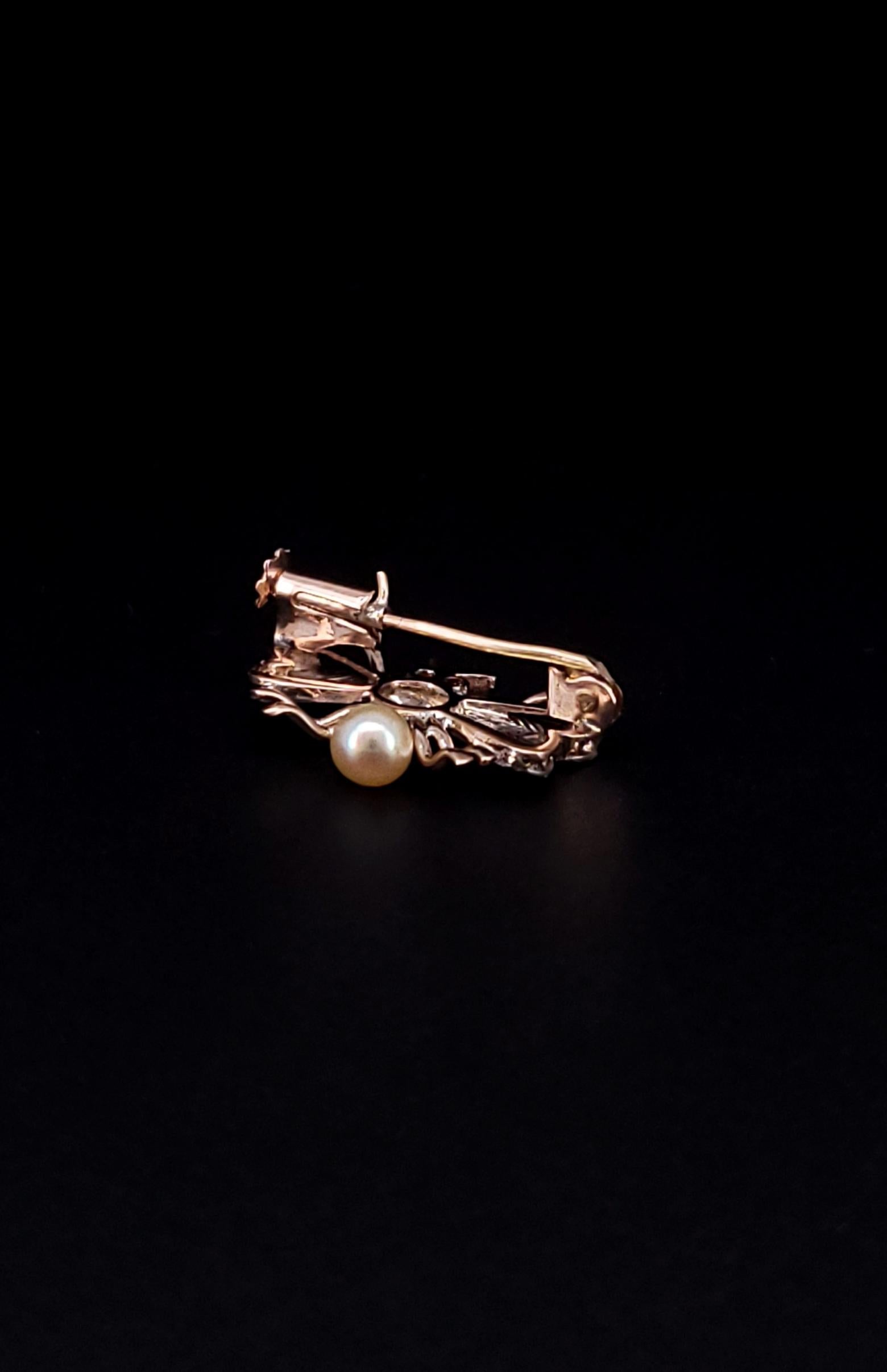 Bee Insect 14k Gold Brooch with Ruby and Pearl For Sale 2