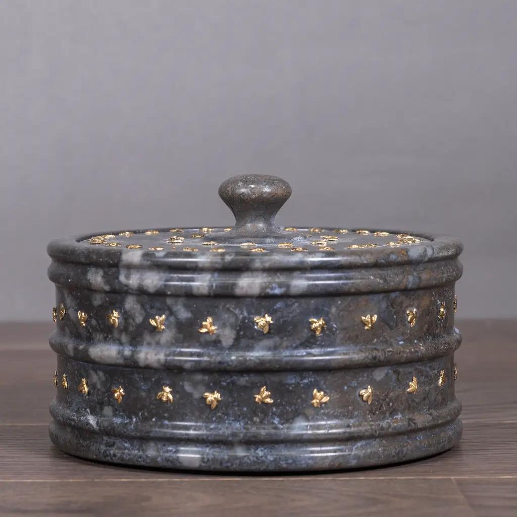 Bee Motif Candy Dish – Grey and Black Marble In Good Condition For Sale In Saint-Ouen, FR