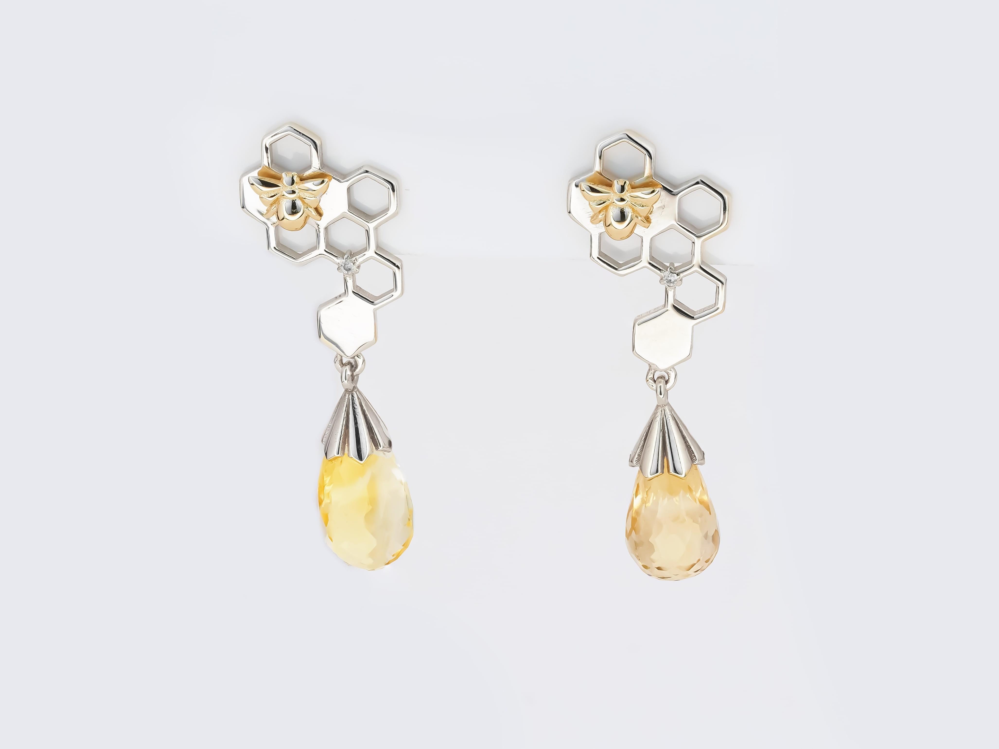 Bee on Honeycomb 14k Gold Studs Earrings with with Citrines Briolettes In New Condition In Istanbul, TR