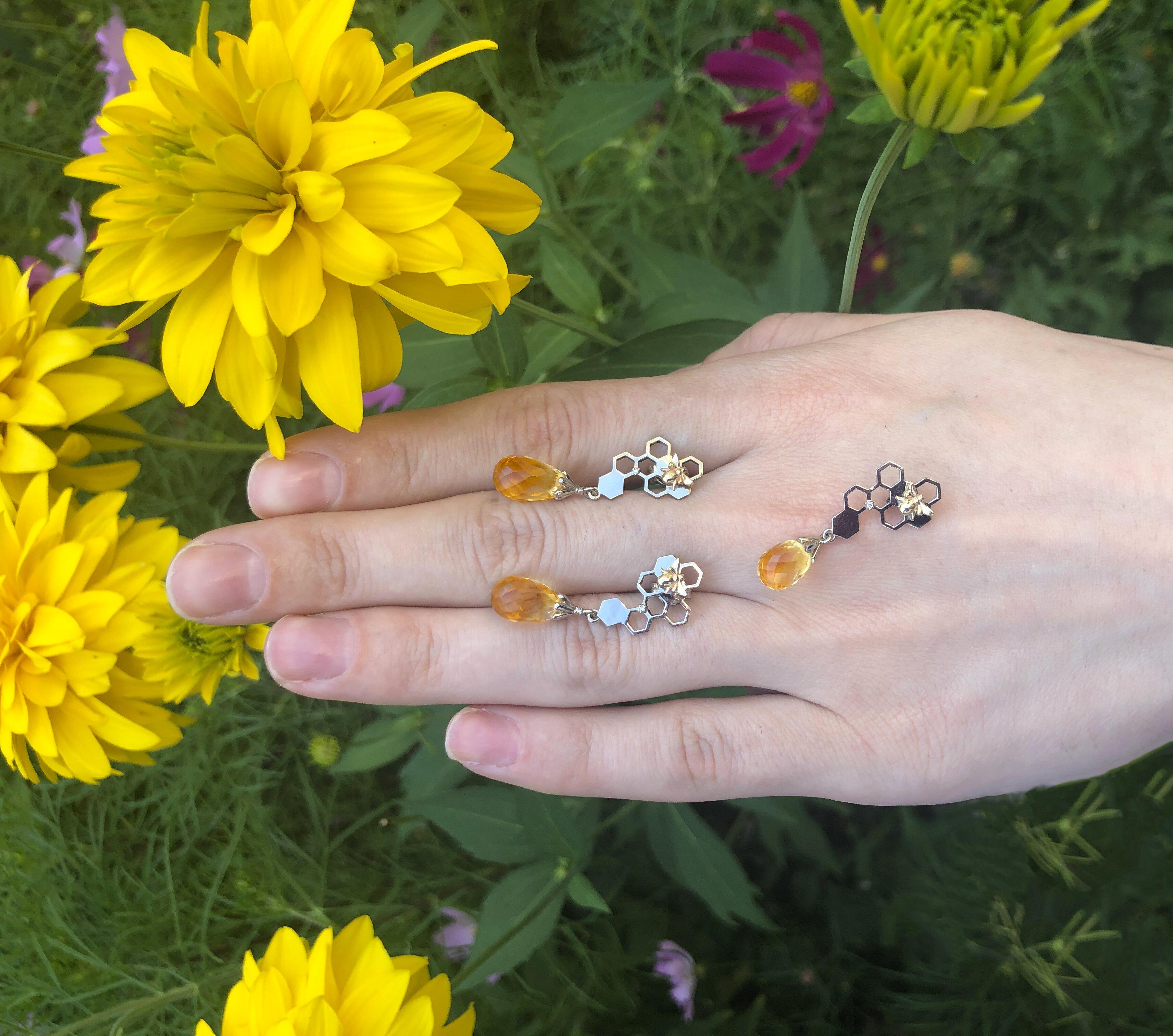 Bee on honeycomb citrine earrings studs im Angebot 2