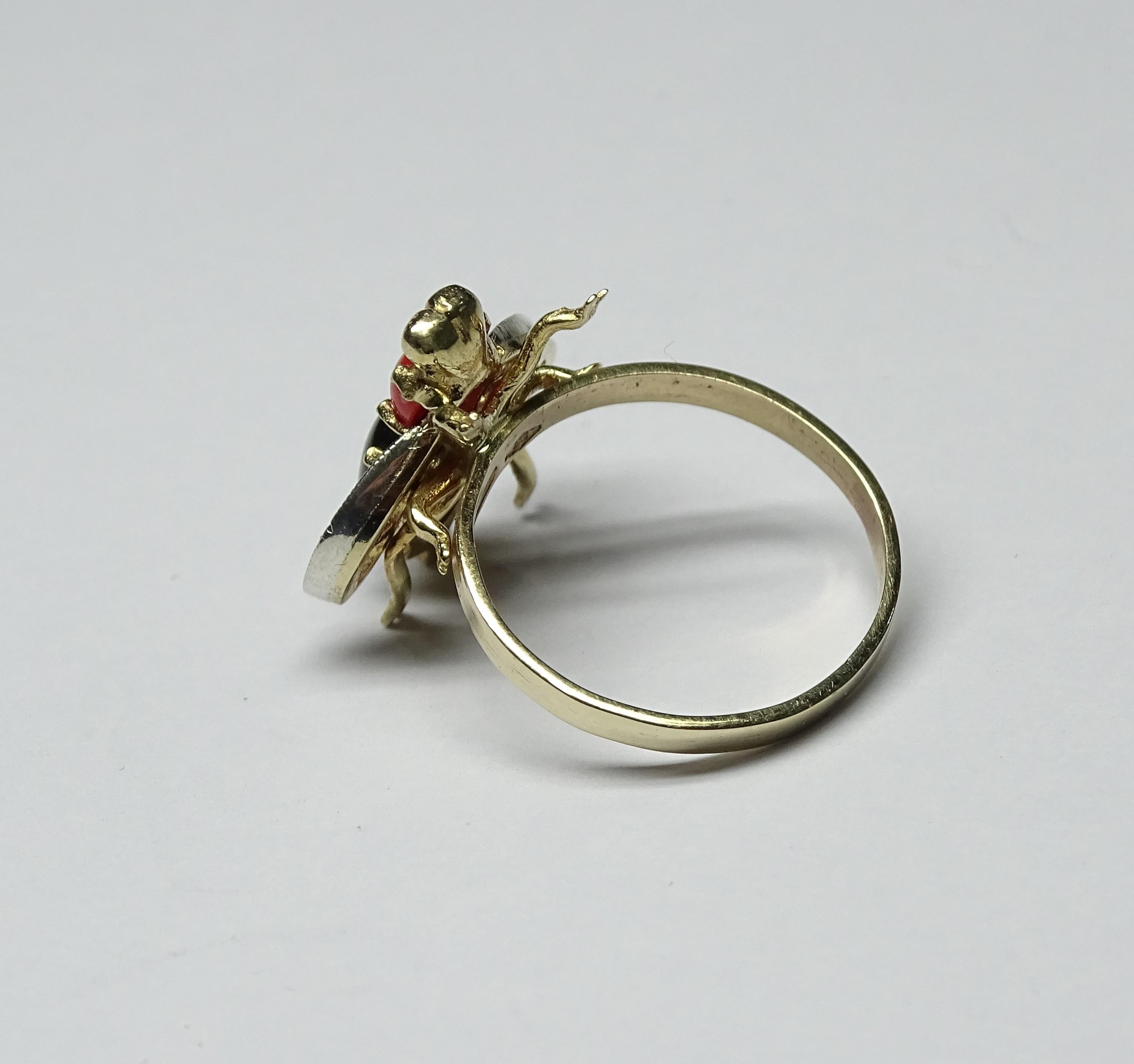 Bee Onyx Coral Rose Cut Diamonds Art Nouveau Yellow Gold Ring For Sale 2
