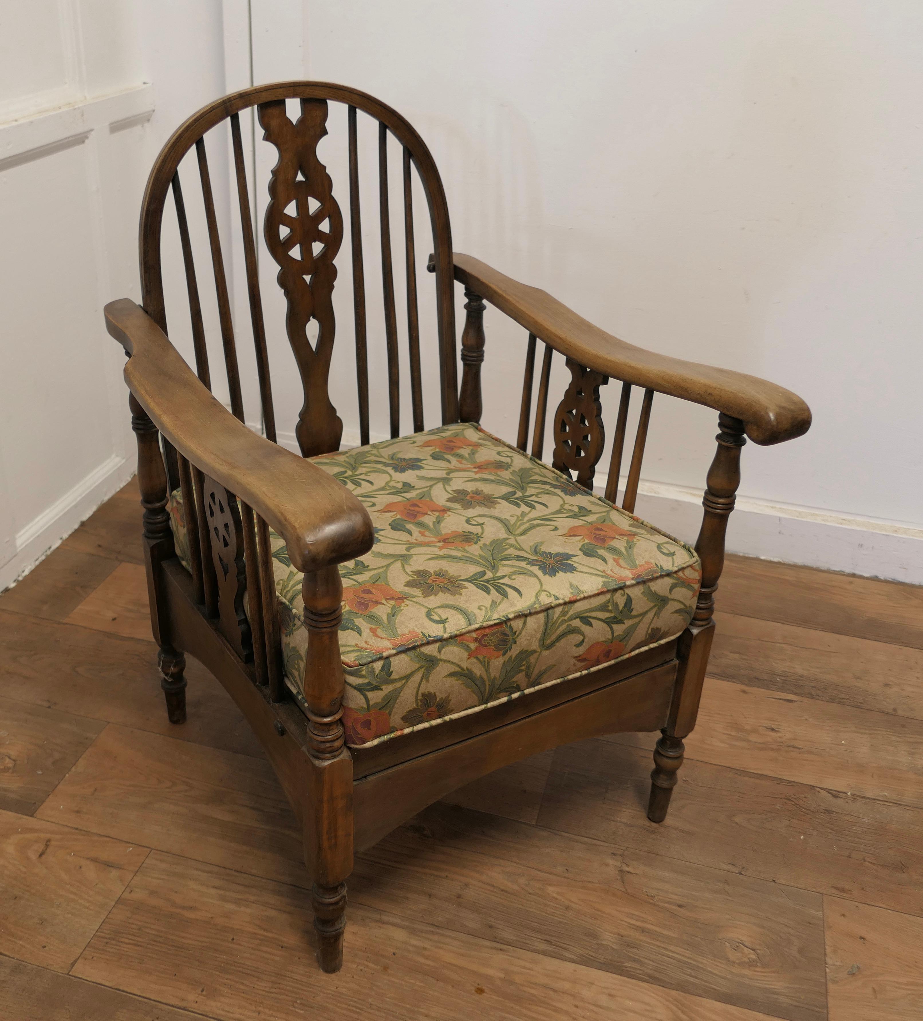 Beech and Ash Wheel Back Reclining Chair

This is a good traditional Beech and Ash arm chair it has a hooped back in the traditional Windsor style, the back of the chair tilts to set the chair into a reclining position

This is a good sturdy chair