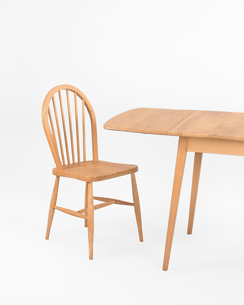 Beech and Elm Foldable Dining Table by L. Ercolani for Ercol, circa 1960 For Sale 3