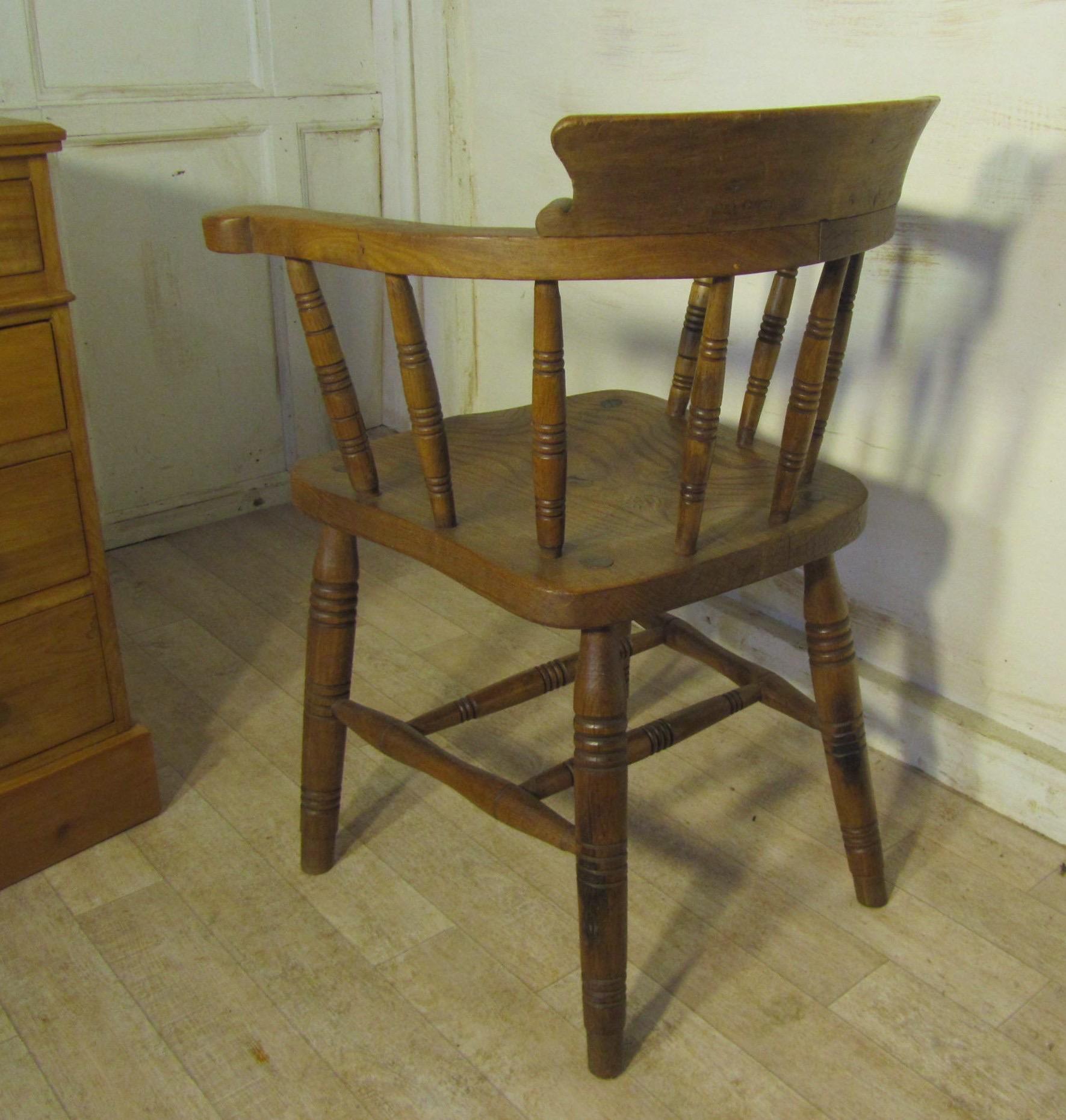 Arts and Crafts Beech and Elm Smokers Bow Office or Desk Chair For Sale