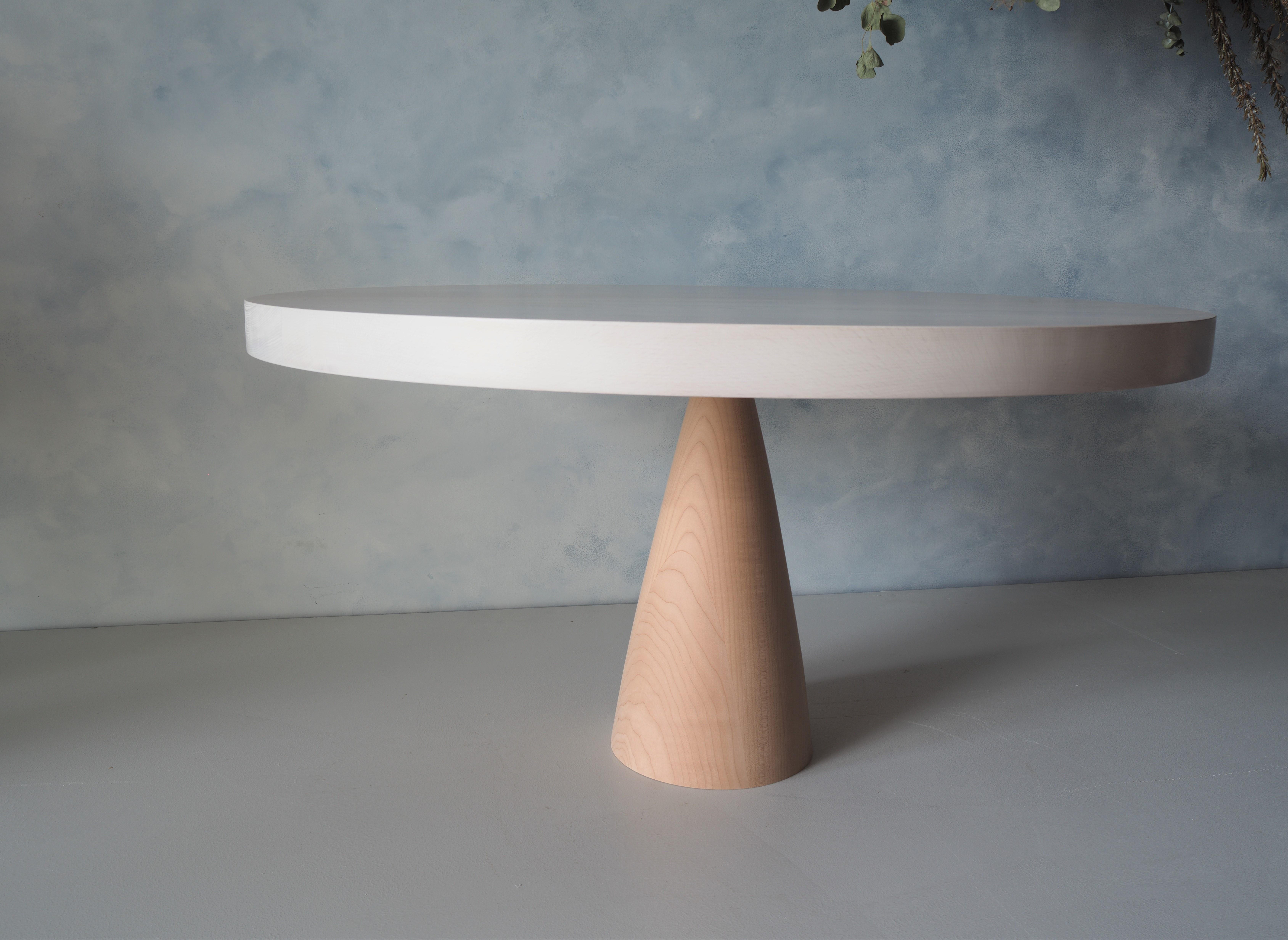 Runder Couchtisch aus Buche und Ahornholz von MSJ Furniture Studio (Nordamerikanisch) im Angebot