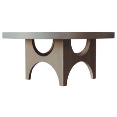 Table basse ronde en hêtre et chêne de MSJ Furniture Studio