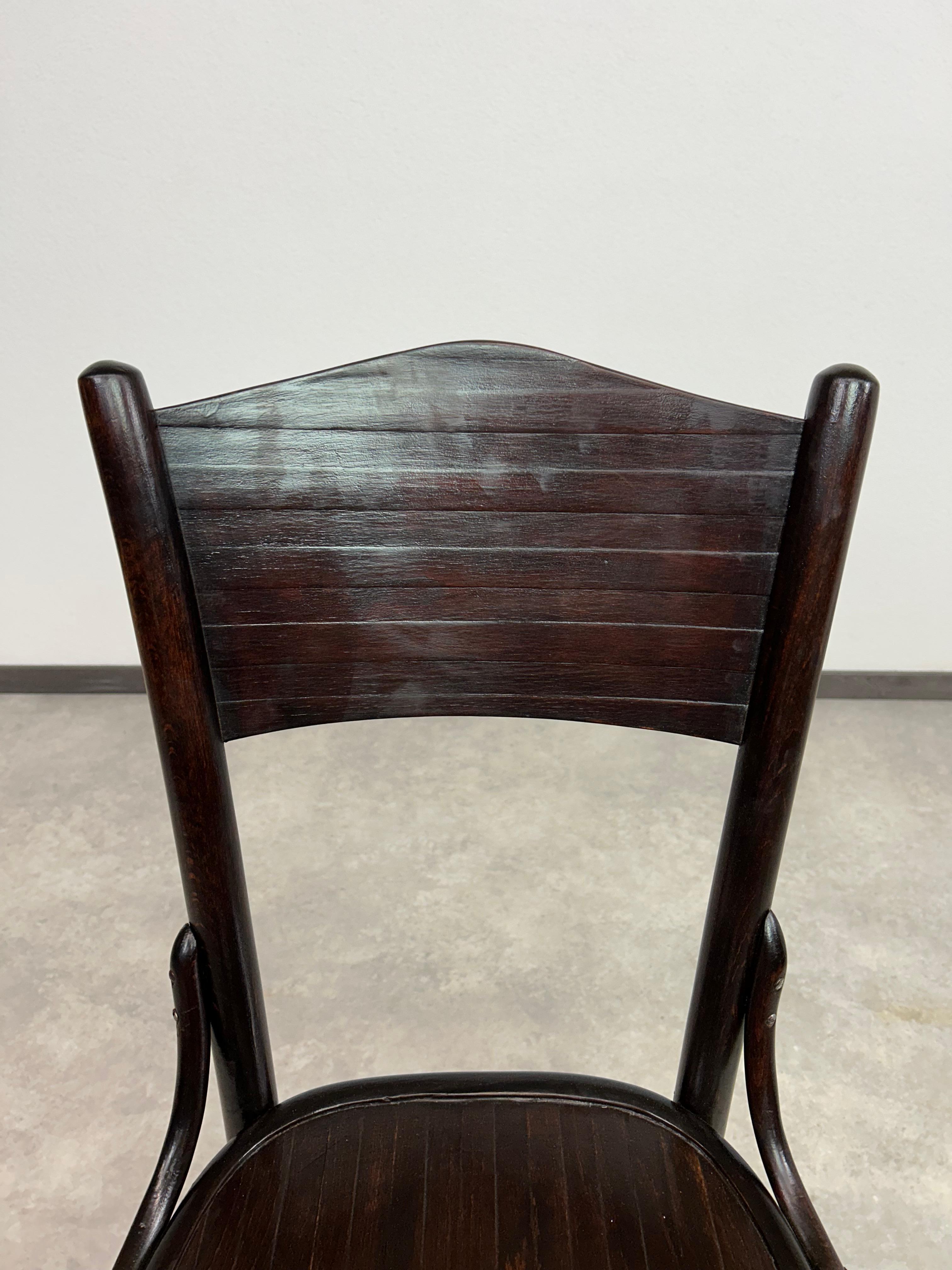 Européen Chaise de salle à manger en hêtre courbé par Thonet Uzhhorod Tchécoslovaquie en vente