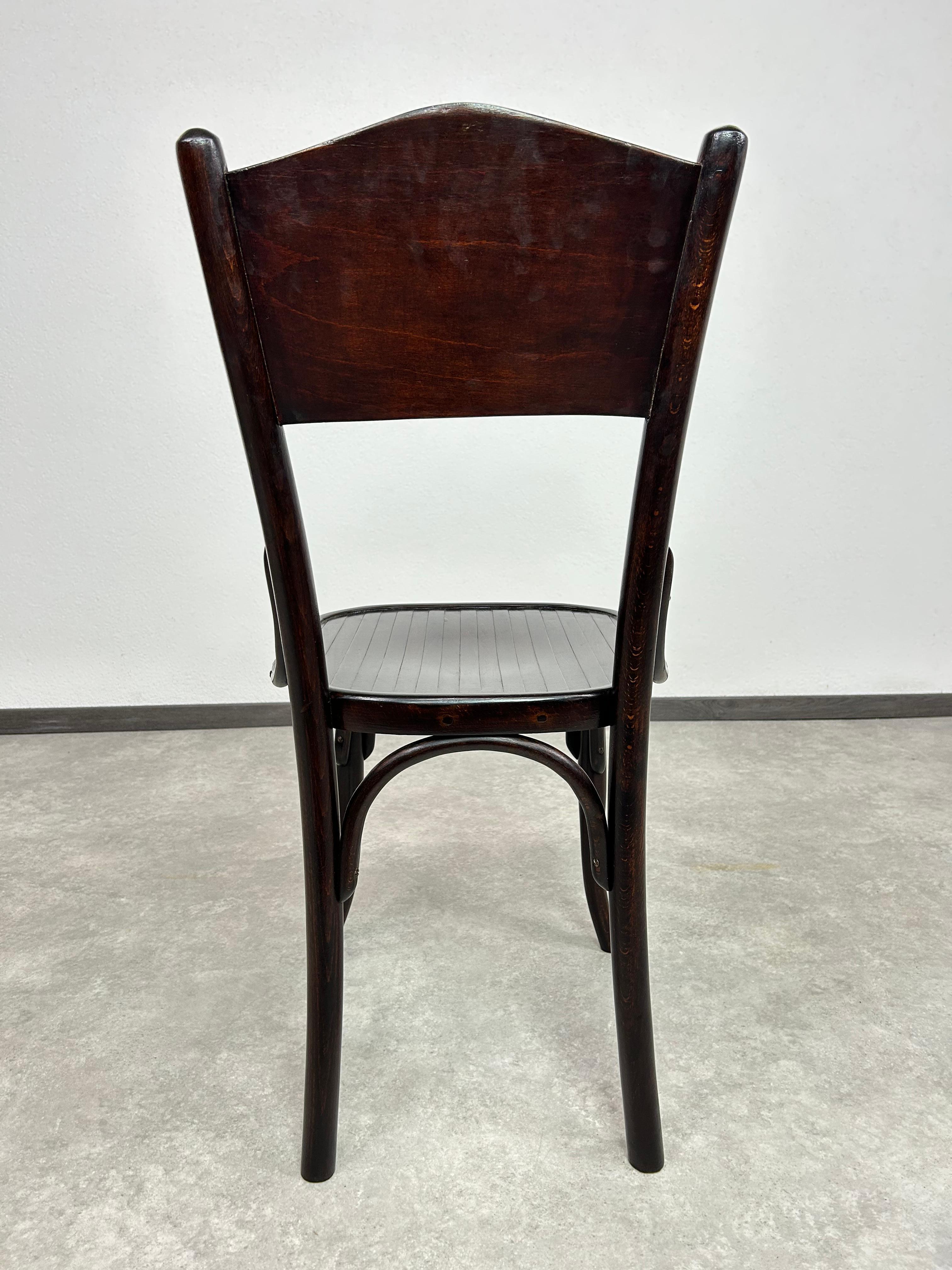 Début du 20ème siècle Chaise de salle à manger en hêtre courbé par Thonet Uzhhorod Tchécoslovaquie en vente