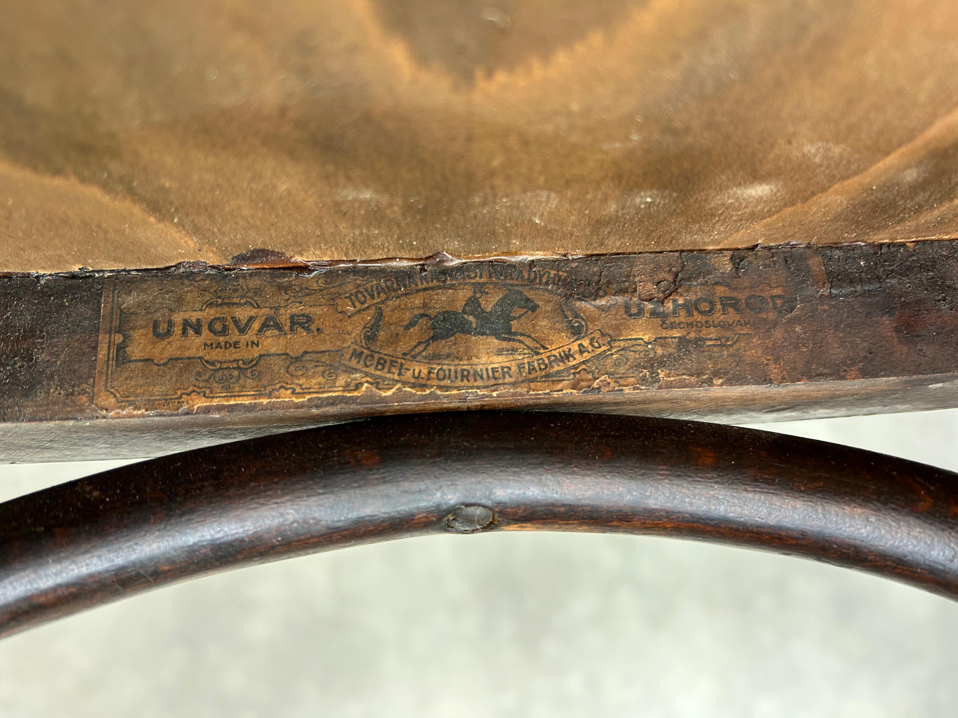 Hêtre Chaise de salle à manger en hêtre courbé par Thonet Uzhhorod Tchécoslovaquie en vente