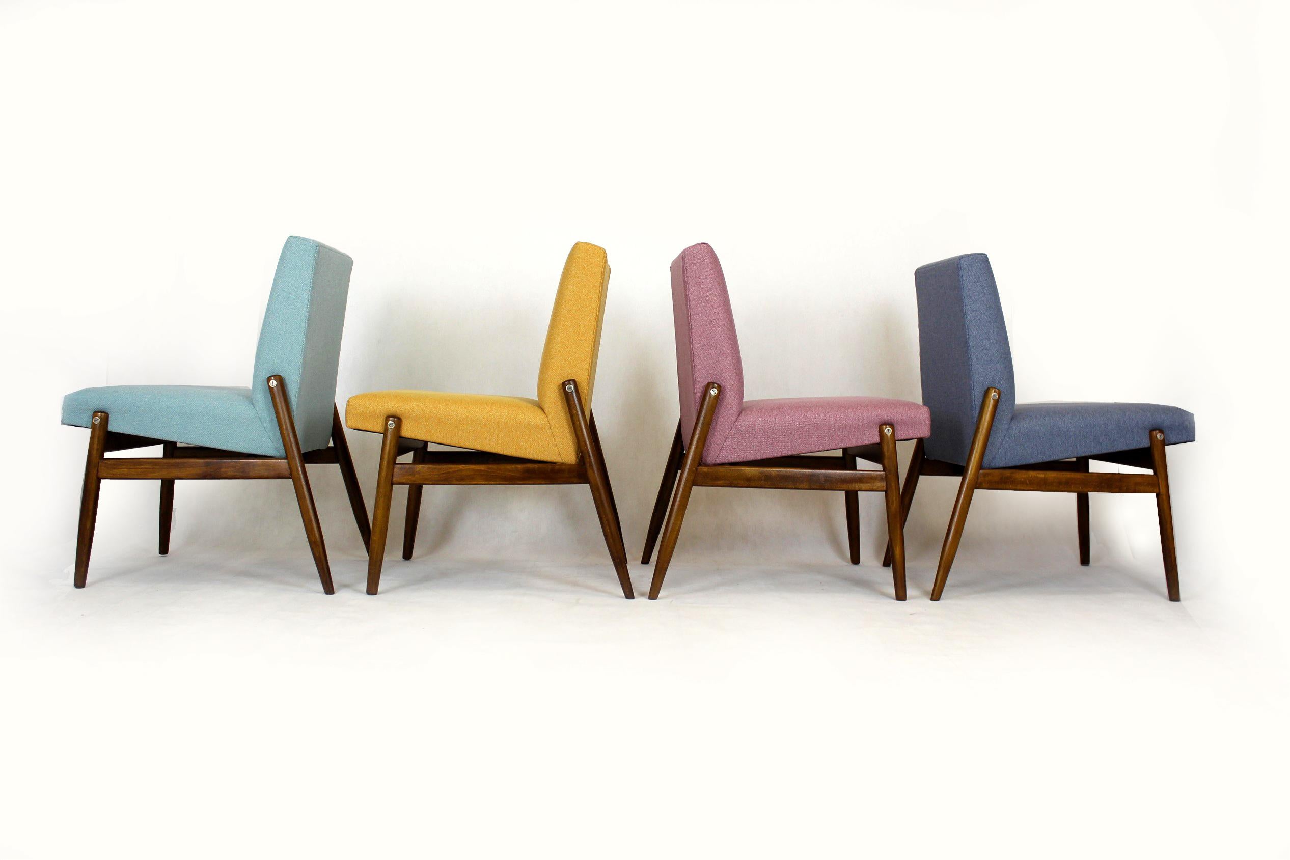 20th Century Beech Chairs from Zamojskie Fabryki Mebli, 1960s, Set of 4 For Sale