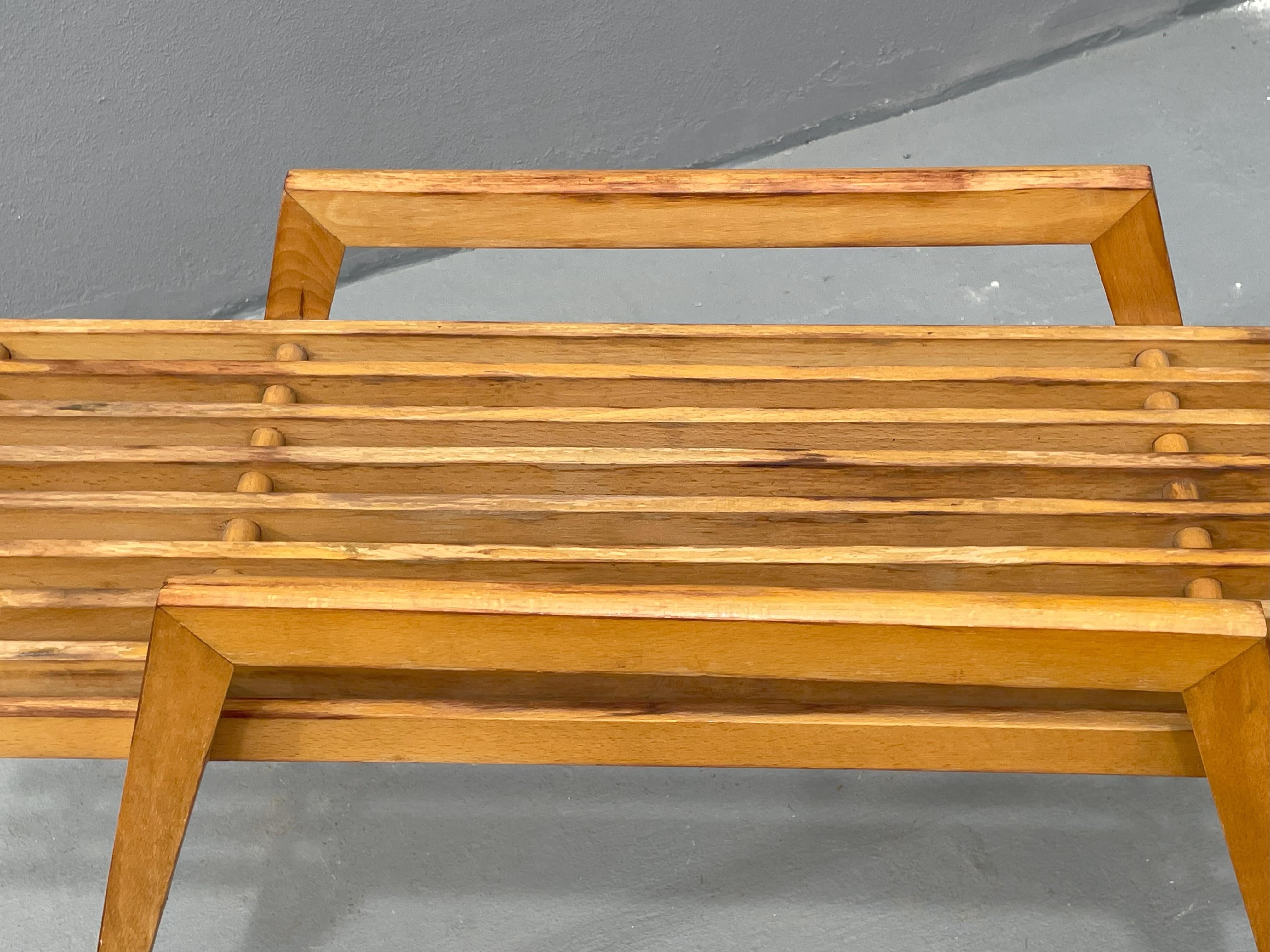 Bois Stand de fleurs en Beeche par ULUV, Tchécoslovaquie, 1970 en vente