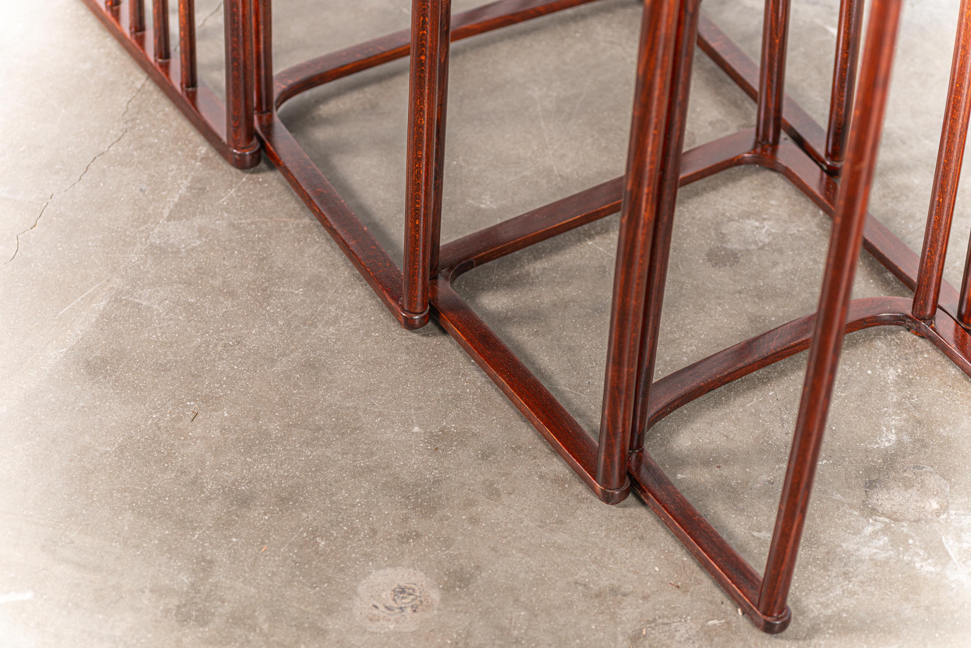 Satz von 4 Beistelltischen aus Buche von Josef Hoffmann für Jacob & Josef Kohn im Angebot 3