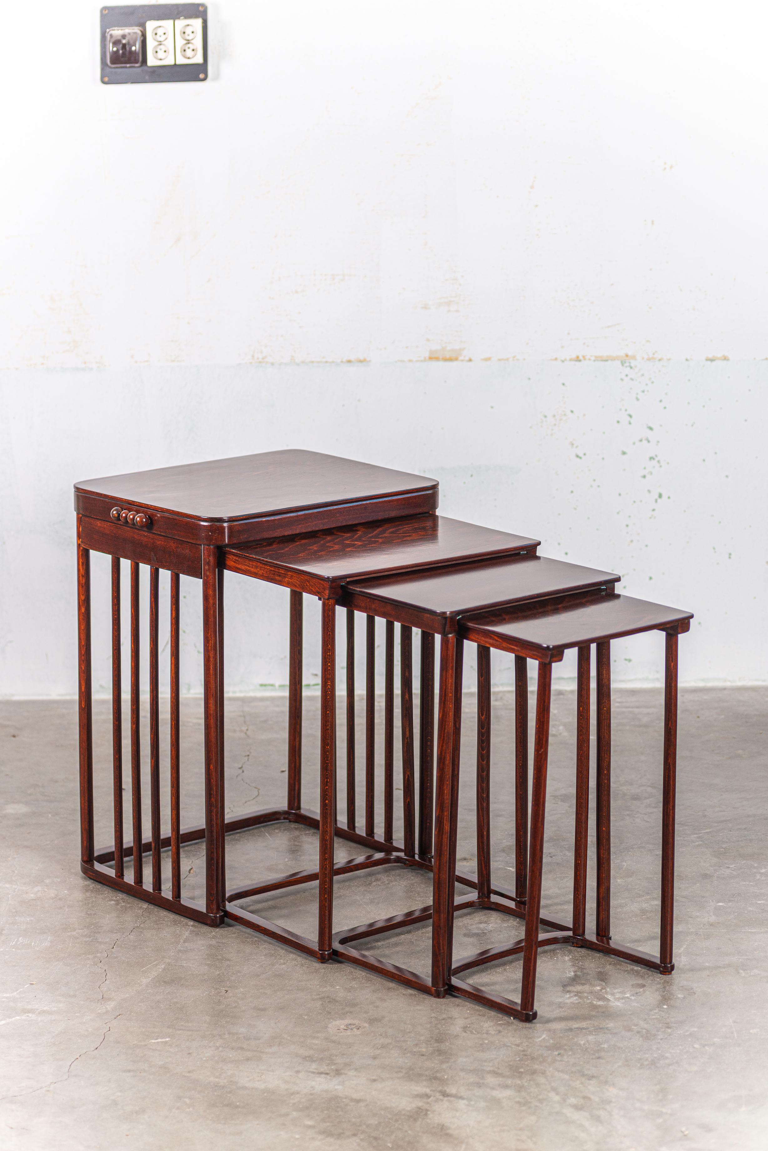 Satz von 4 Beistelltischen aus Buche von Josef Hoffmann für Jacob & Josef Kohn im Angebot 6
