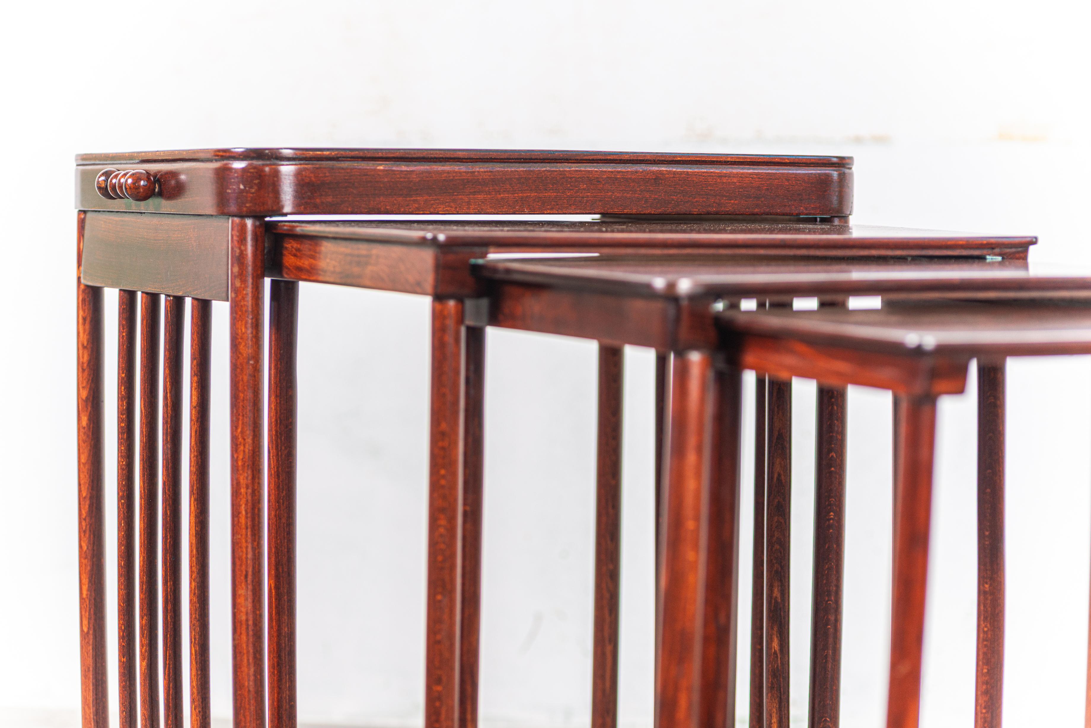 Satz von 4 Beistelltischen aus Buche von Josef Hoffmann für Jacob & Josef Kohn im Angebot 8