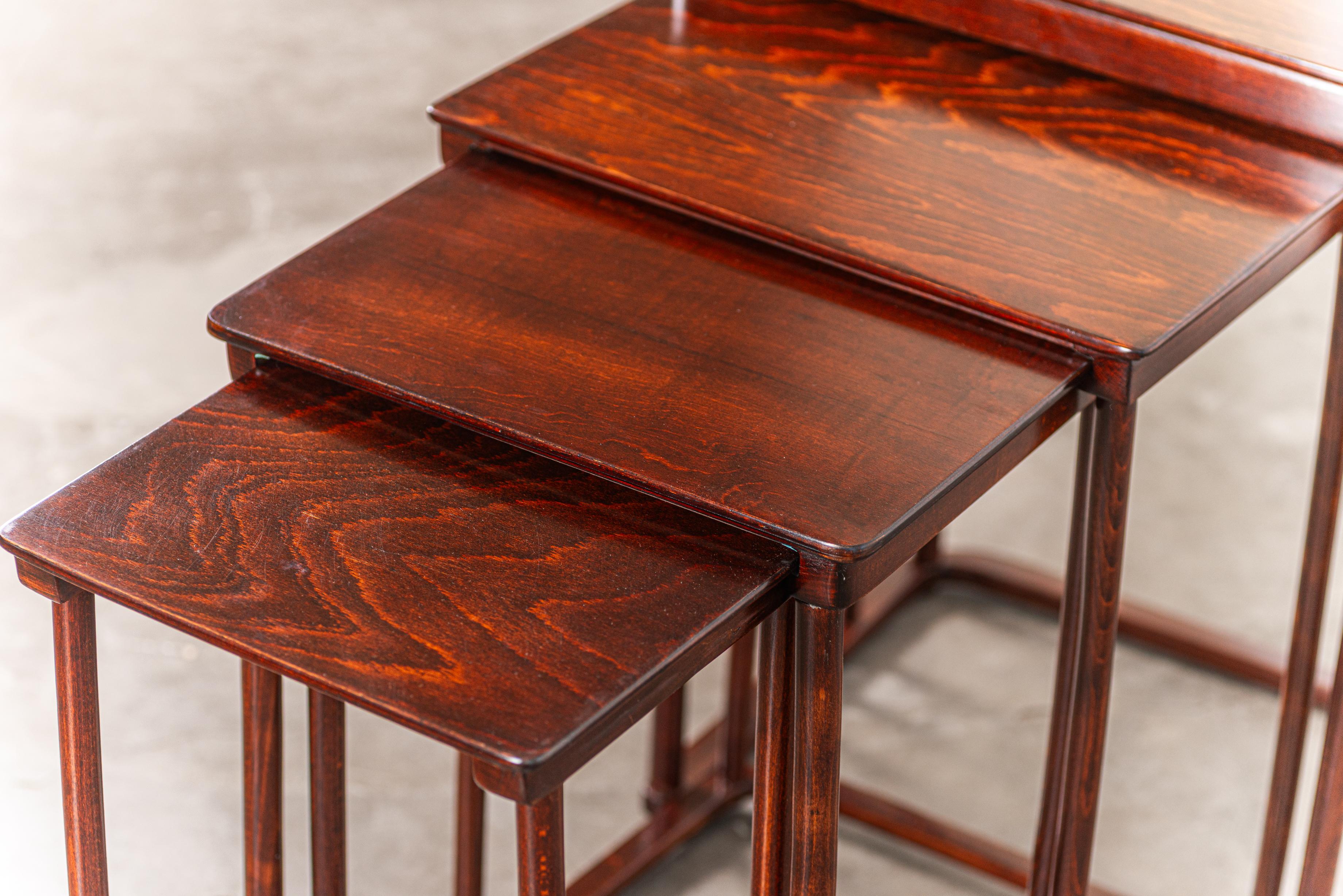 Satz von 4 Beistelltischen aus Buche von Josef Hoffmann für Jacob & Josef Kohn im Angebot 10