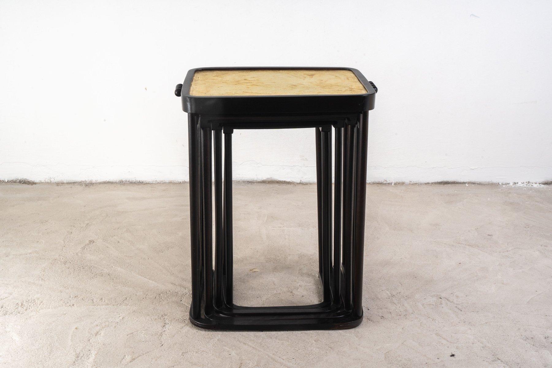 Beech Nesting Tables by Josef Hoffmann for Jacob & Josef Kohn, Set of 4 In Excellent Condition For Sale In Budapest, HU